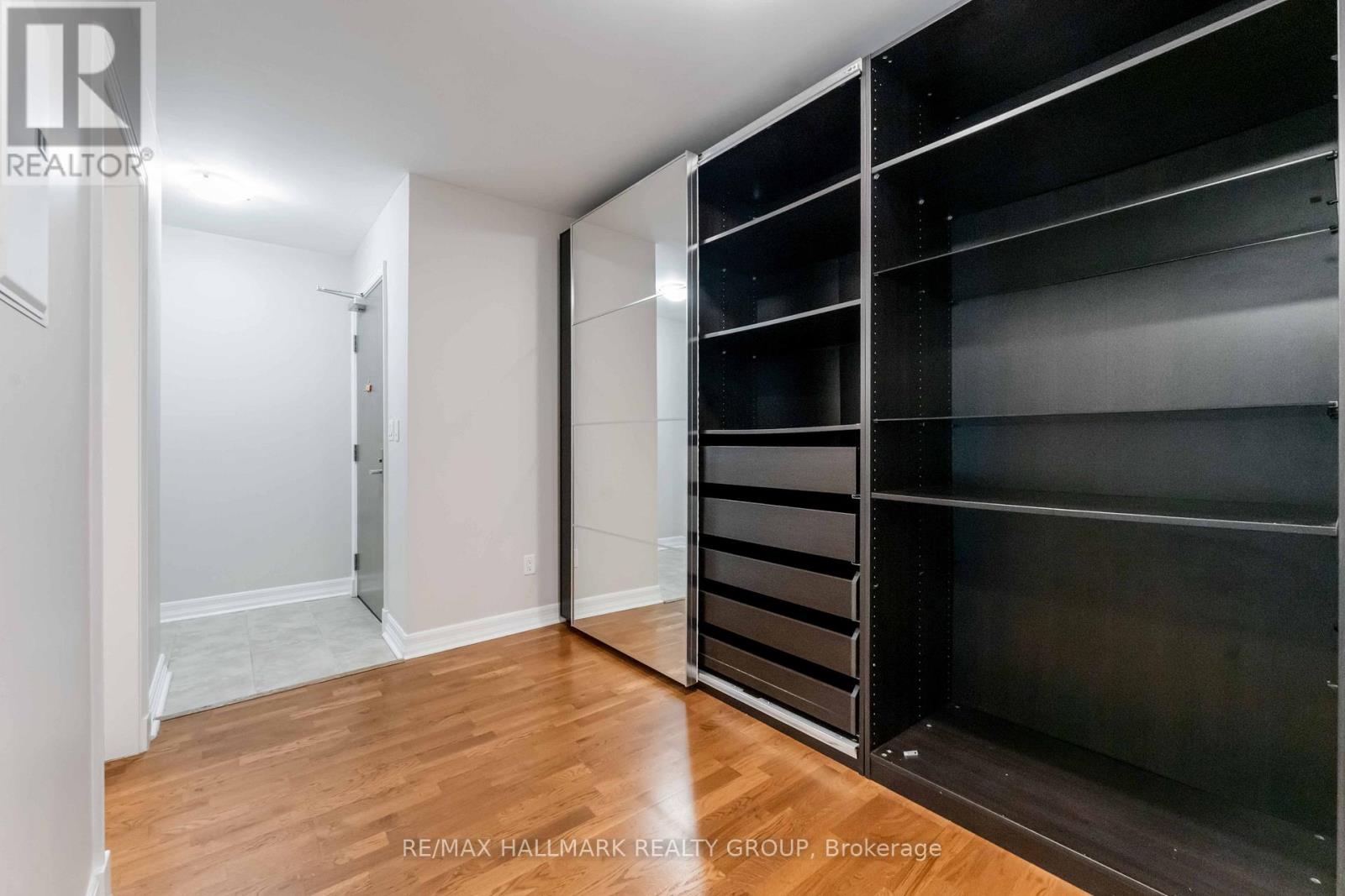 204 - 200 Besserer Street, Ottawa, Ontario  K1N 0A7 - Photo 10 - X12968362