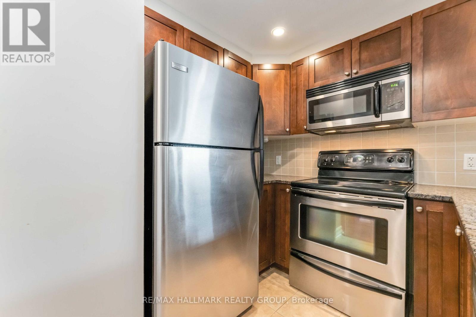 204 - 200 Besserer Street, Ottawa, Ontario  K1N 0A7 - Photo 24 - X12968362
