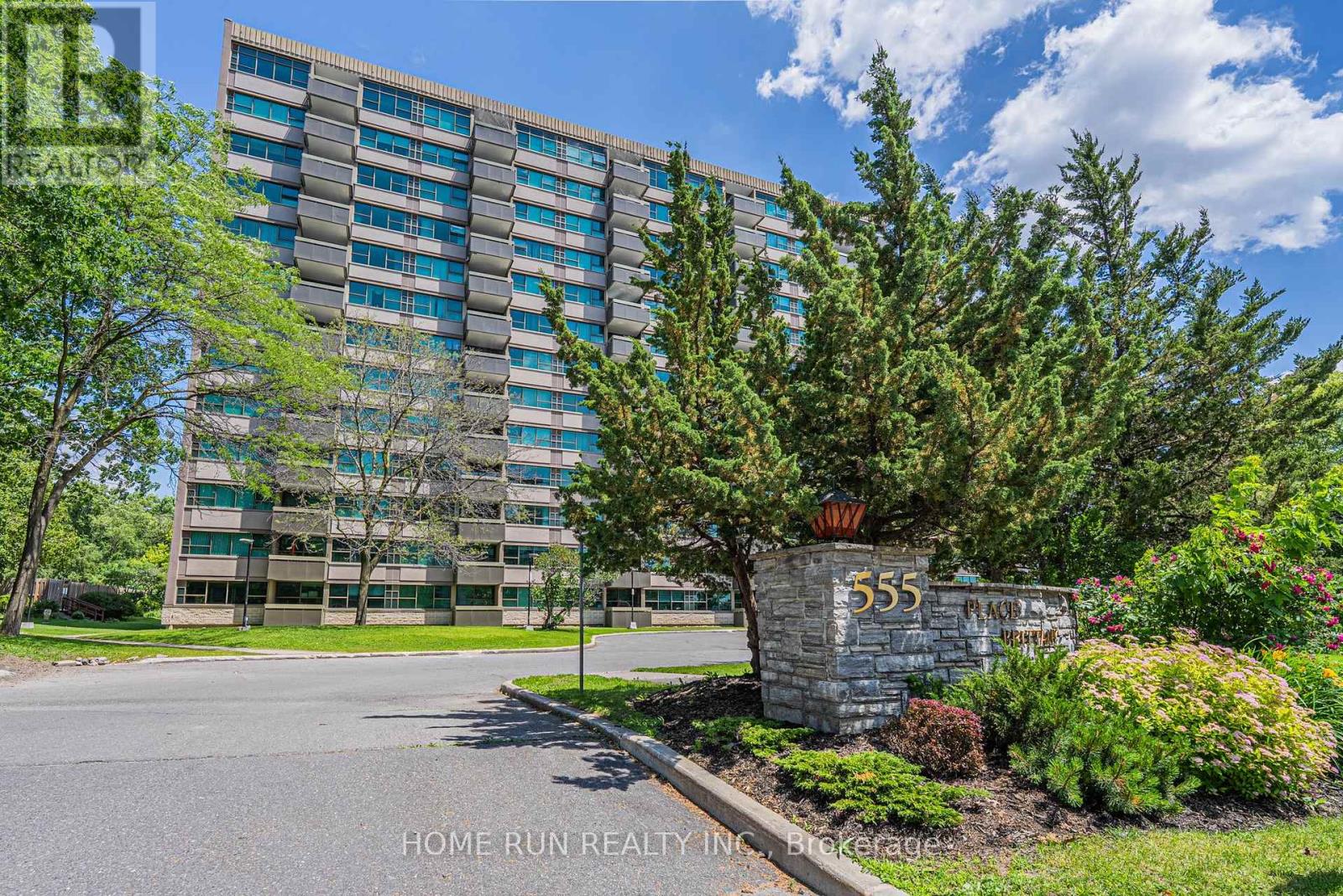 1111 - 555 Brittany Drive, Ottawa, Ontario  K1K 4C5 - Photo 2 - X12968660