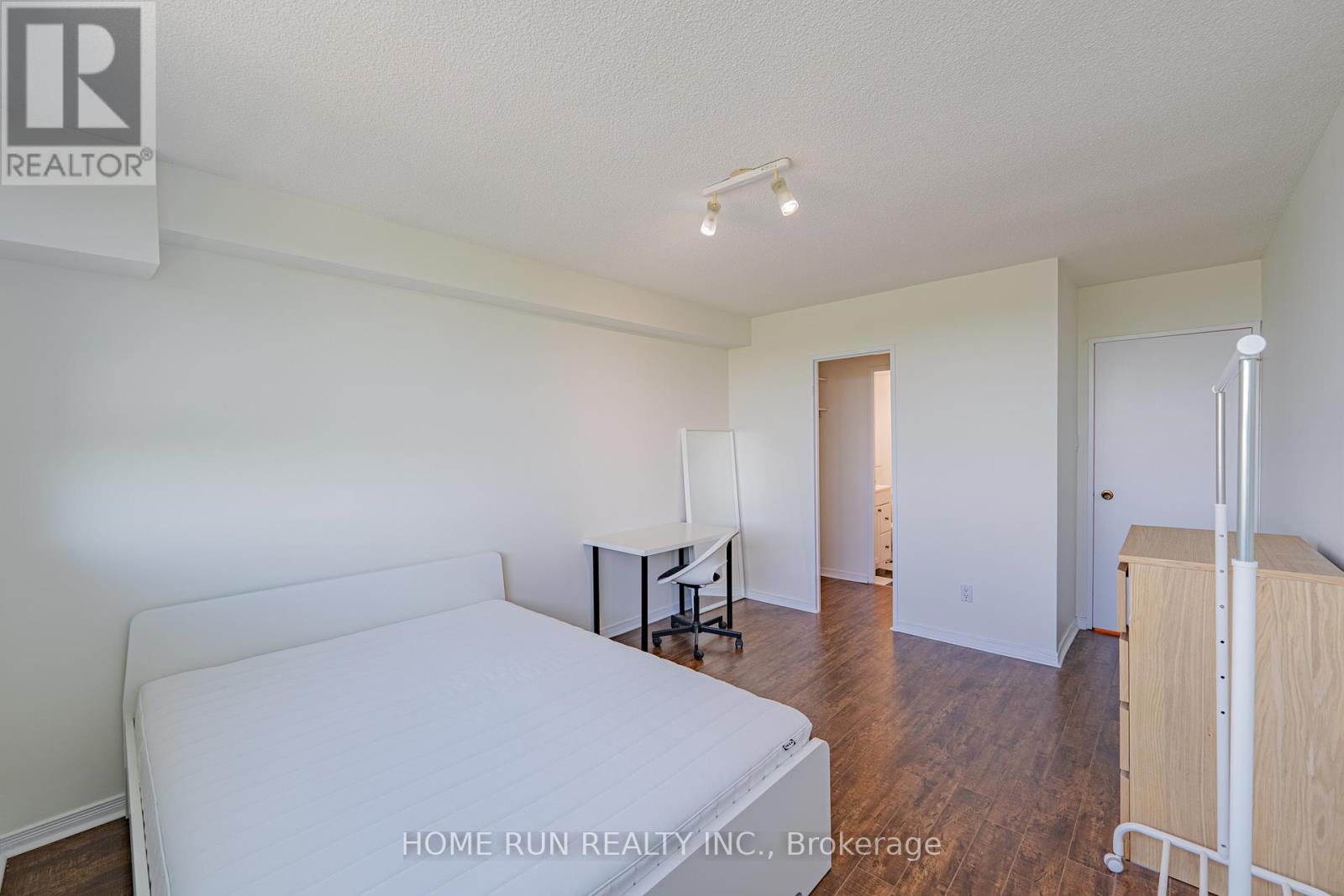 1111 - 555 Brittany Drive, Ottawa, Ontario  K1K 4C5 - Photo 37 - X12968660