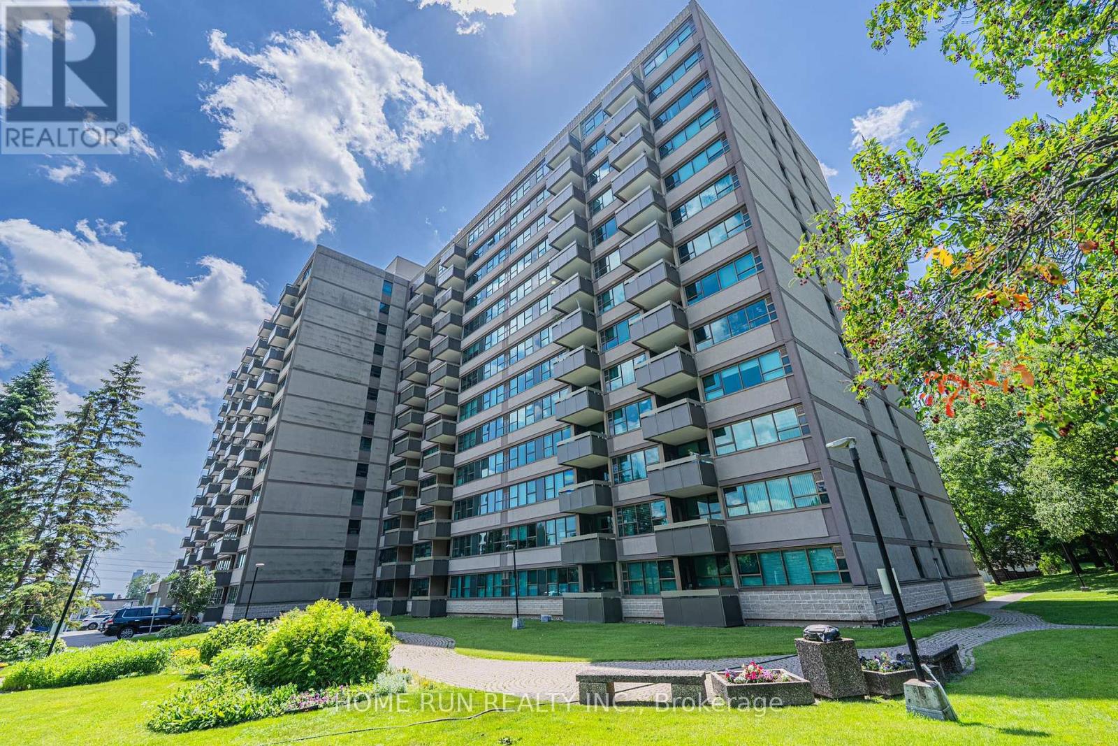 1111 - 555 Brittany Drive, Ottawa, Ontario  K1K 4C5 - Photo 4 - X12968660