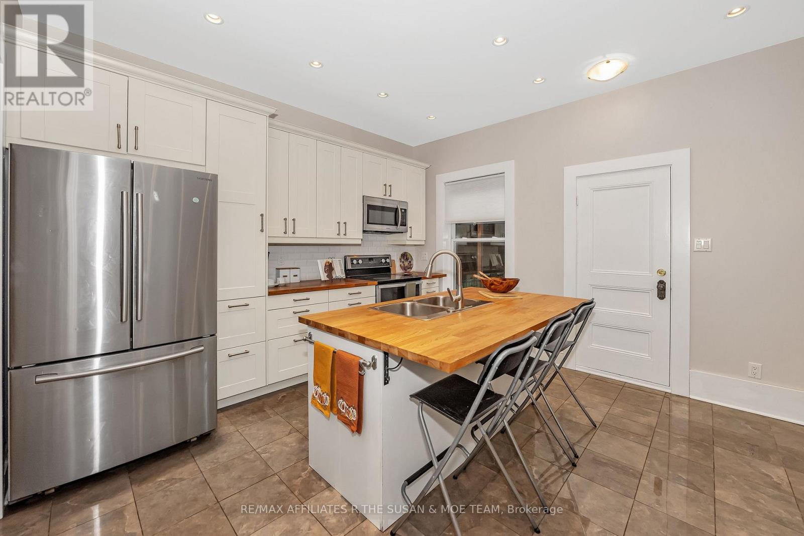 194 Augusta Street, Ottawa, Ontario  K1N 8C3 - Photo 7 - X12974100