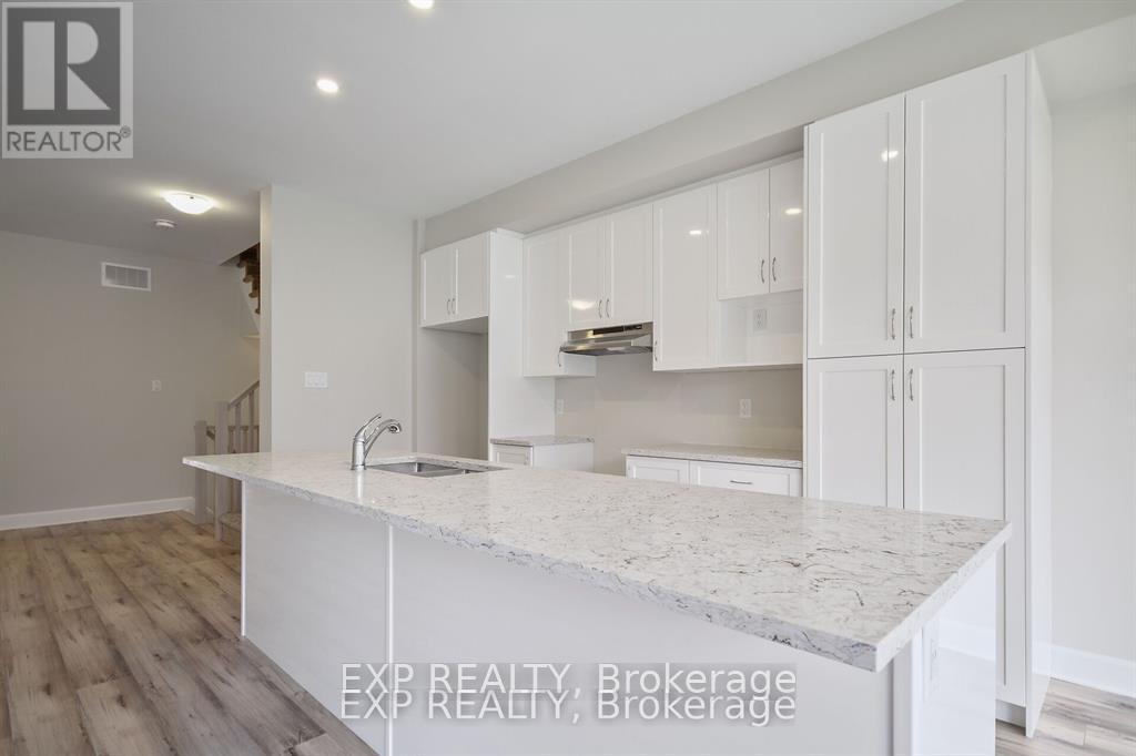 18 Reynolds Avenue, Carleton Place, Ontario  K7C 0C4 - Photo 8 - X12975942