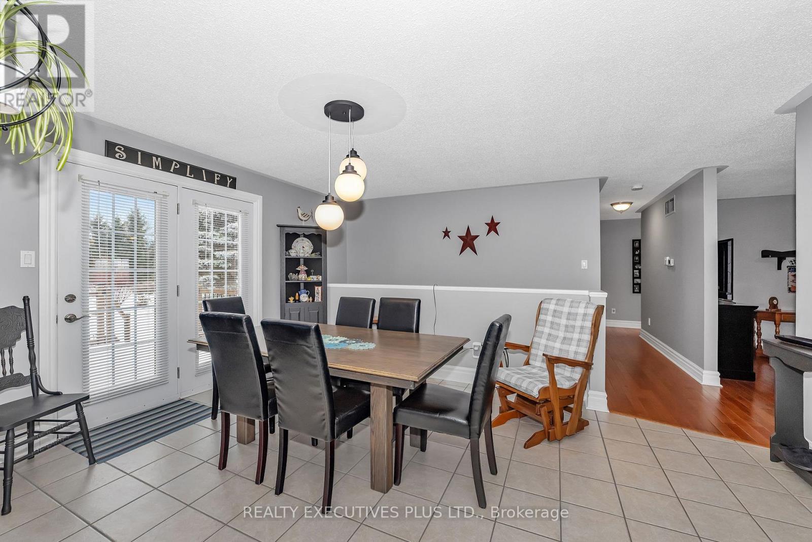 11 Grove Street, South Dundas, Ontario  K0E 1K0 - Photo 10 - X12977634