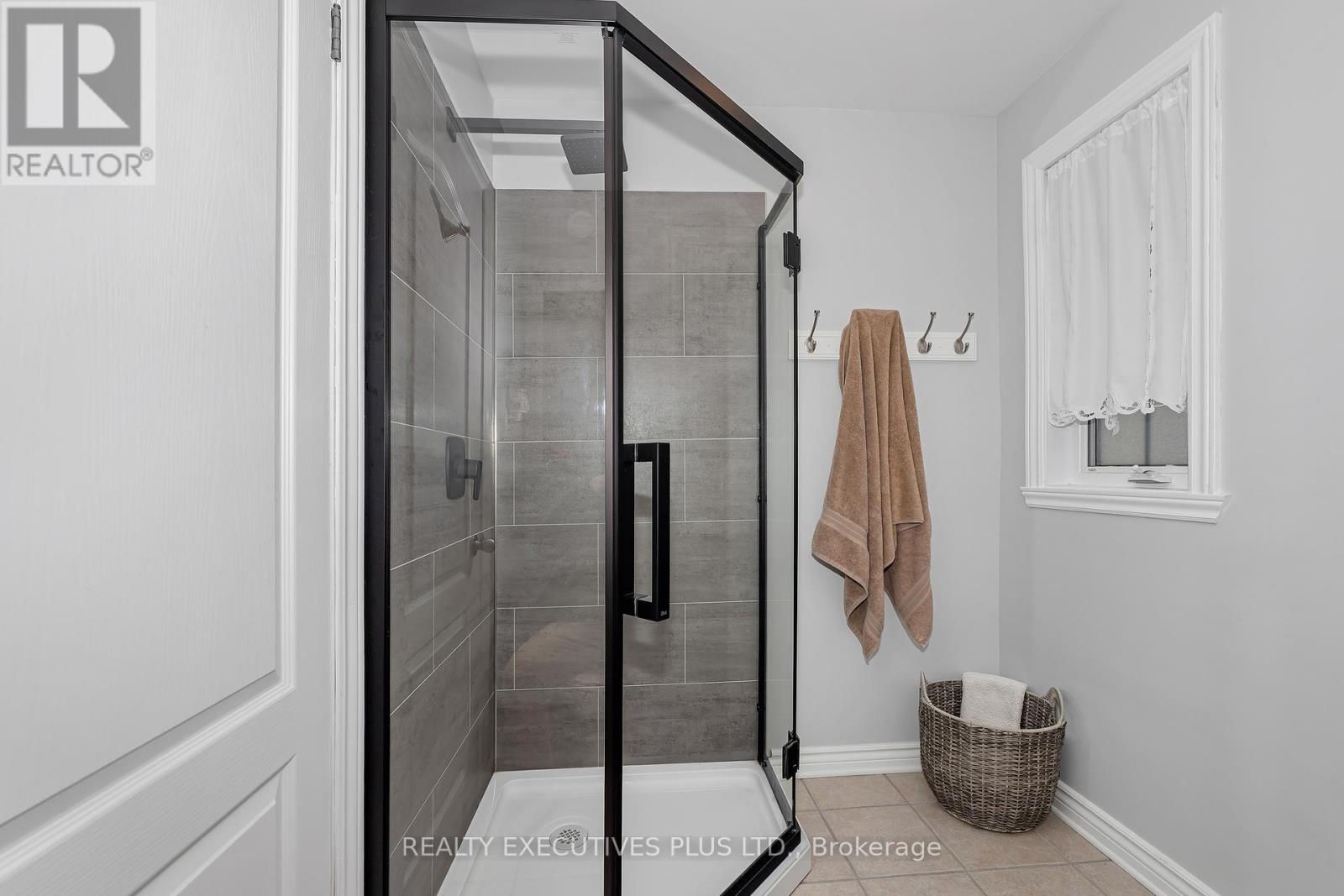 11 Grove Street, South Dundas, Ontario  K0E 1K0 - Photo 18 - X12977634