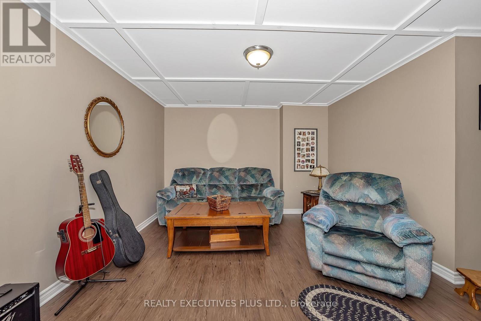 11 Grove Street, South Dundas, Ontario  K0E 1K0 - Photo 28 - X12977634