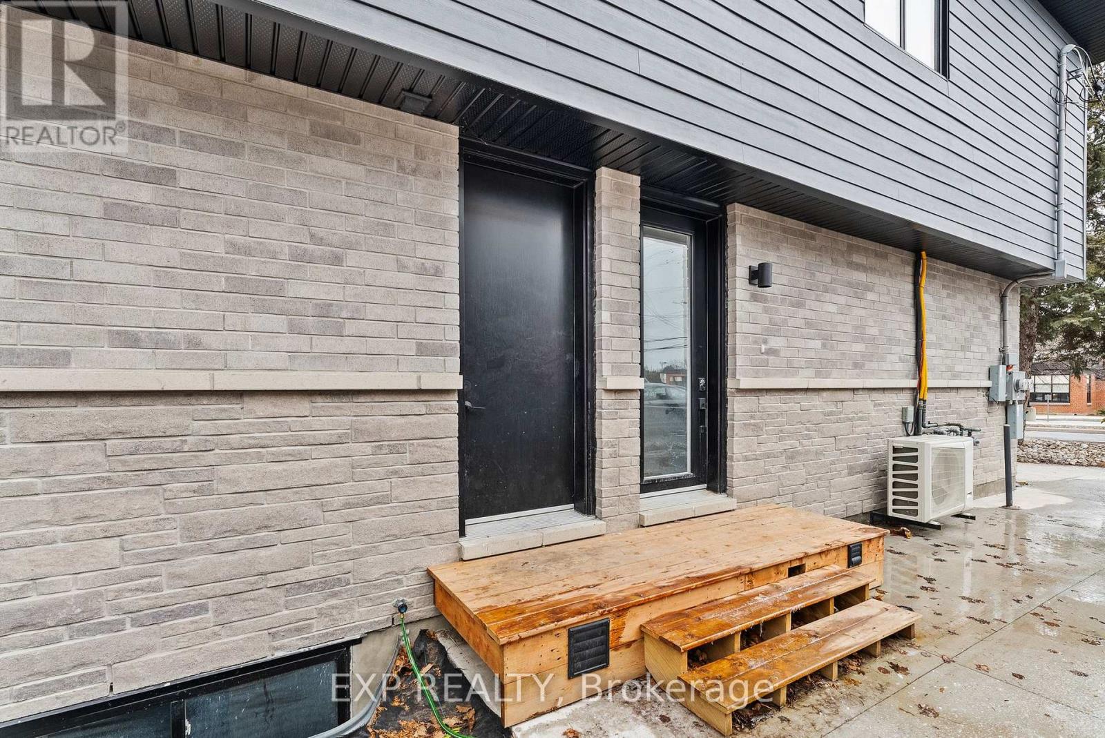234, 236 Woodroffe Avenue, Ottawa, Ontario  K2A 3V4 - Photo 5 - X12978610