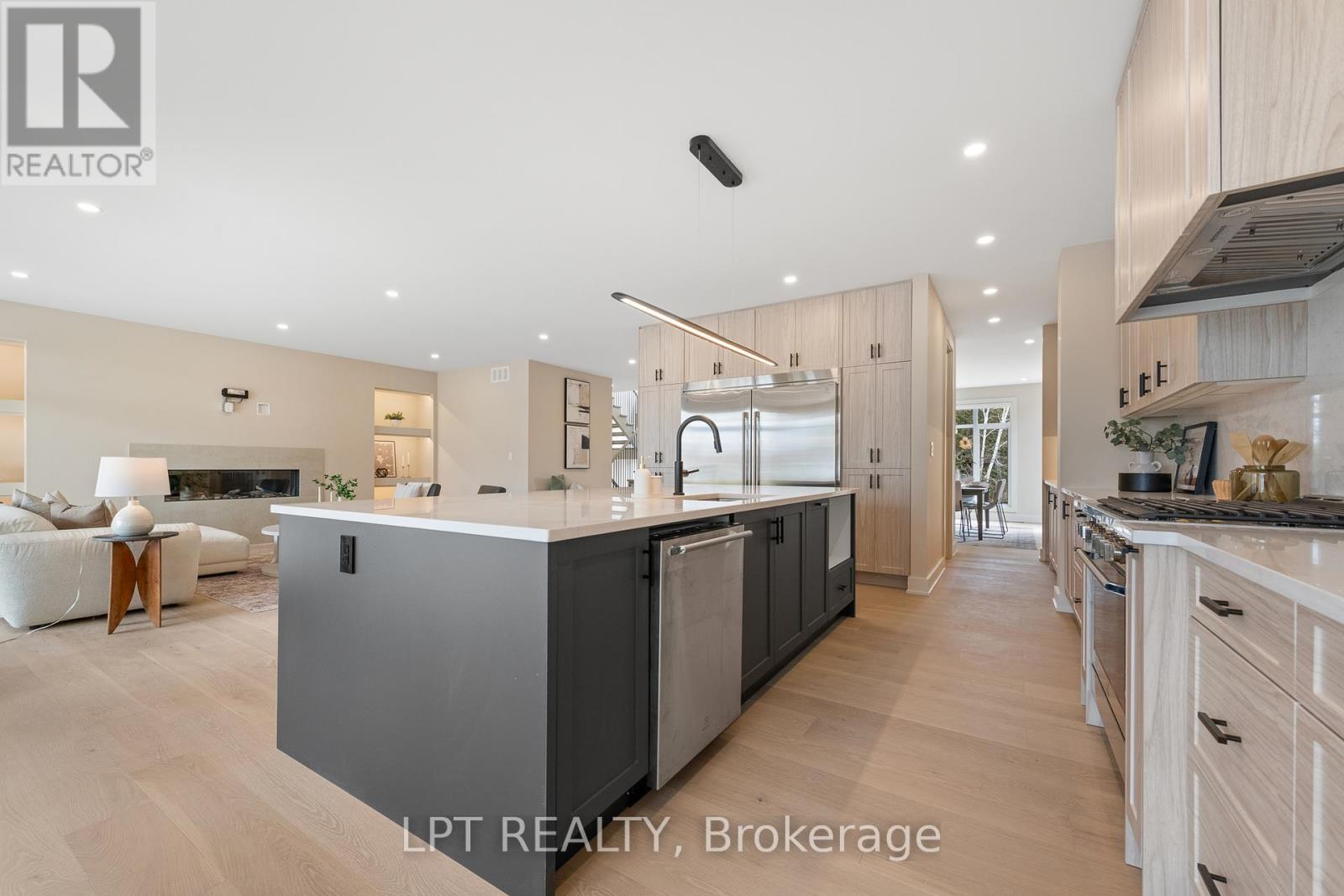 15 Briggs Avenue, Ottawa, Ontario  K2E 6W5 - Photo 12 - X12979786
