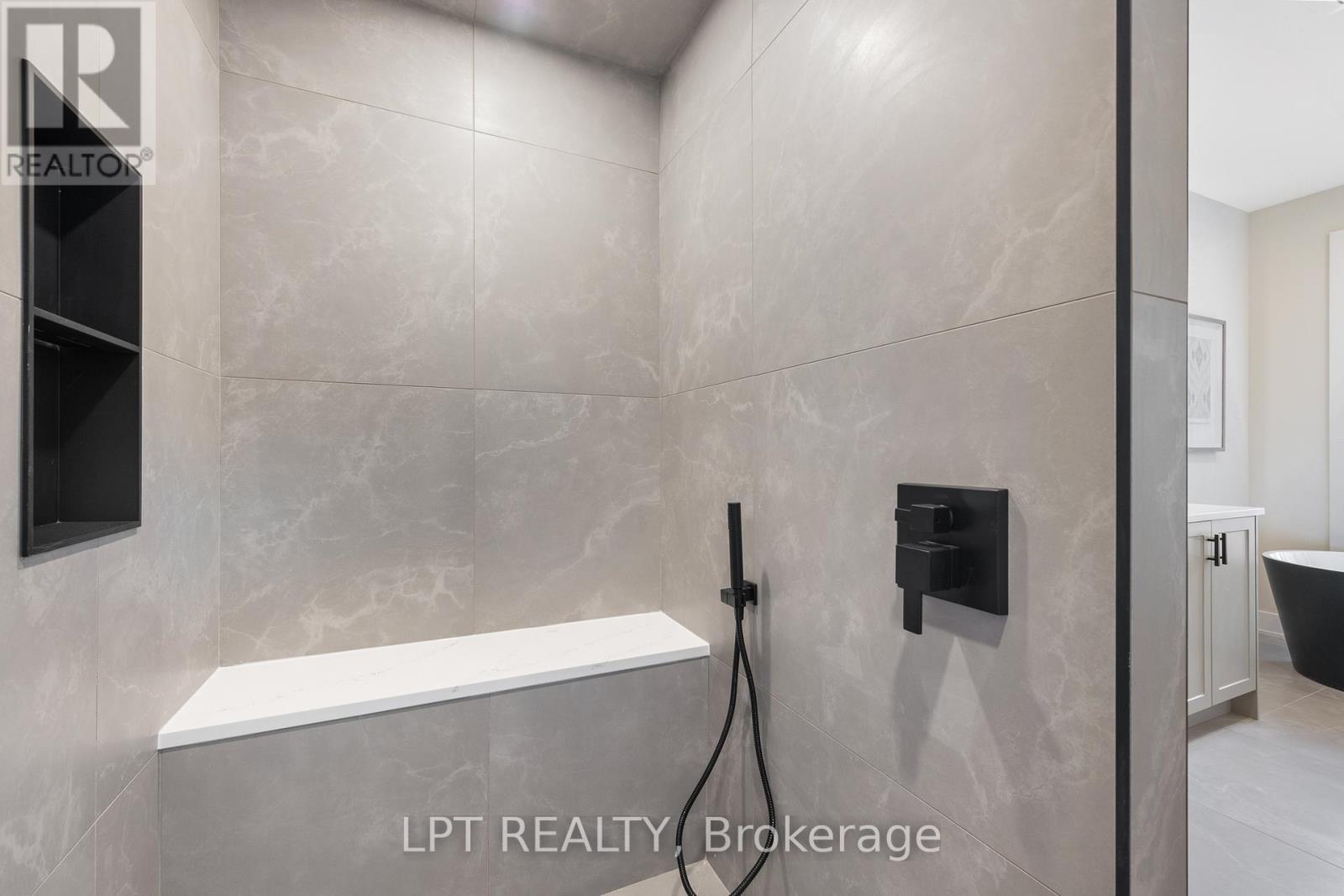 15 Briggs Avenue, Ottawa, Ontario  K2E 6W5 - Photo 31 - X12979786