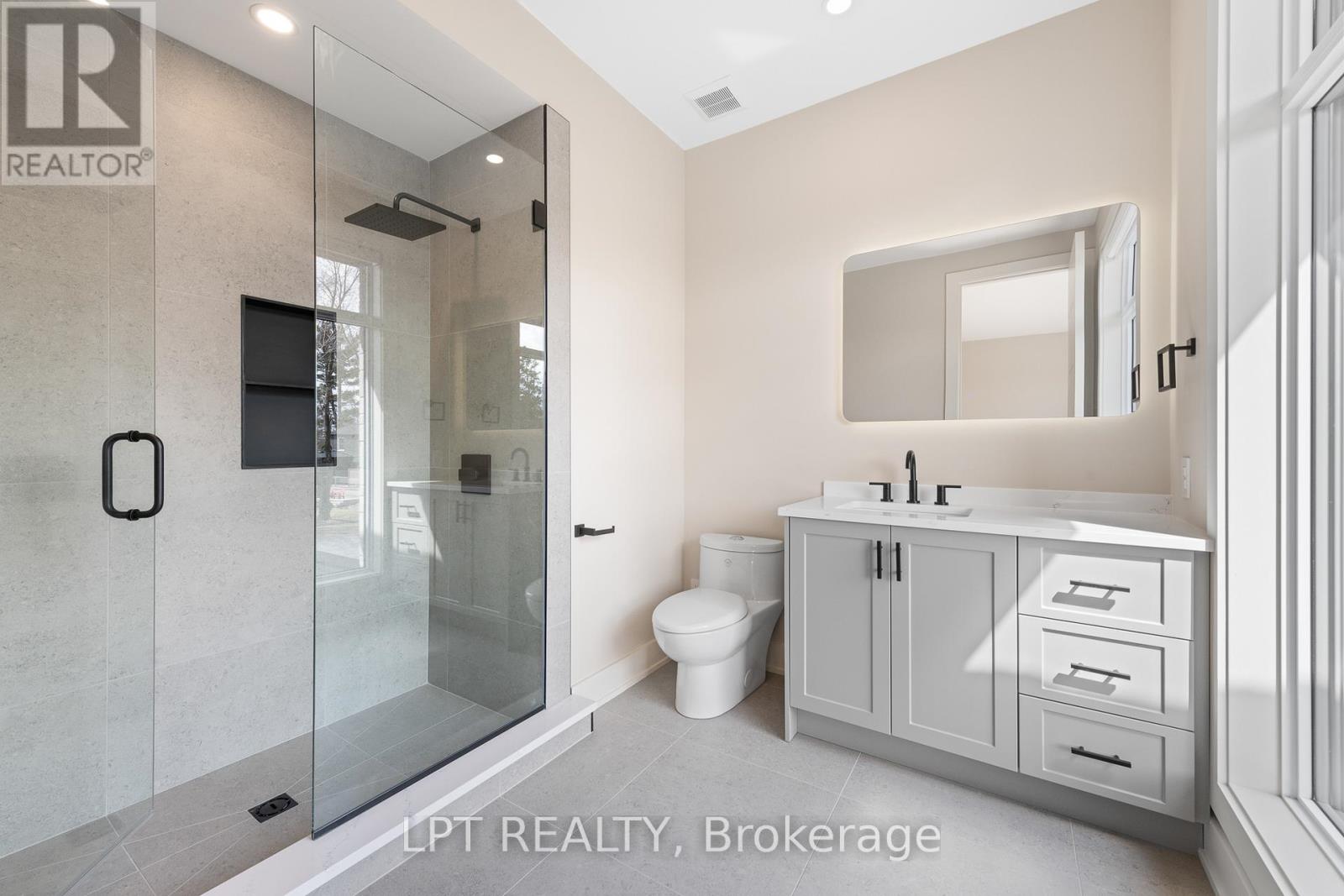 15 Briggs Avenue, Ottawa, Ontario  K2E 6W5 - Photo 35 - X12979786