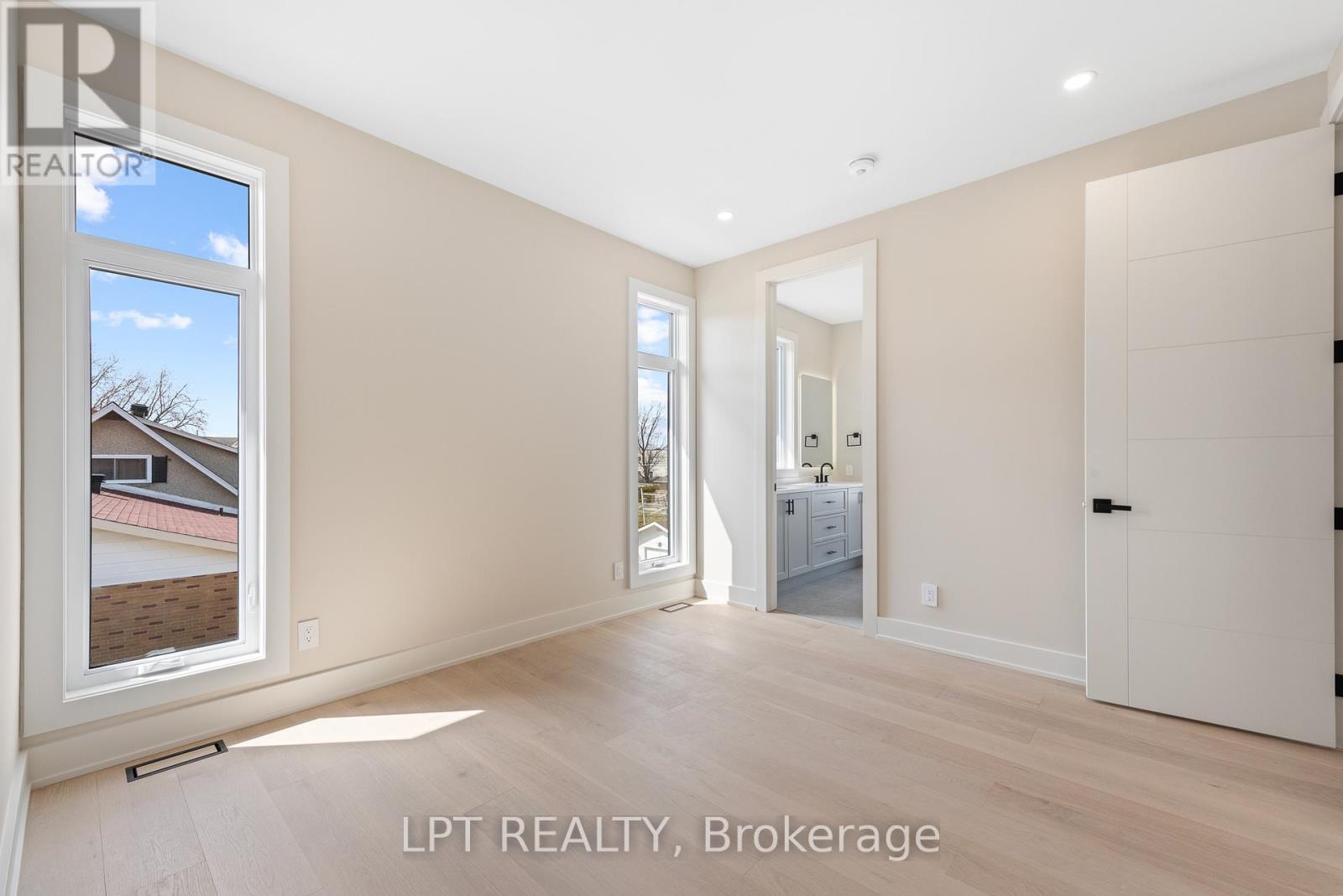 15 Briggs Avenue, Ottawa, Ontario  K2E 6W5 - Photo 37 - X12979786