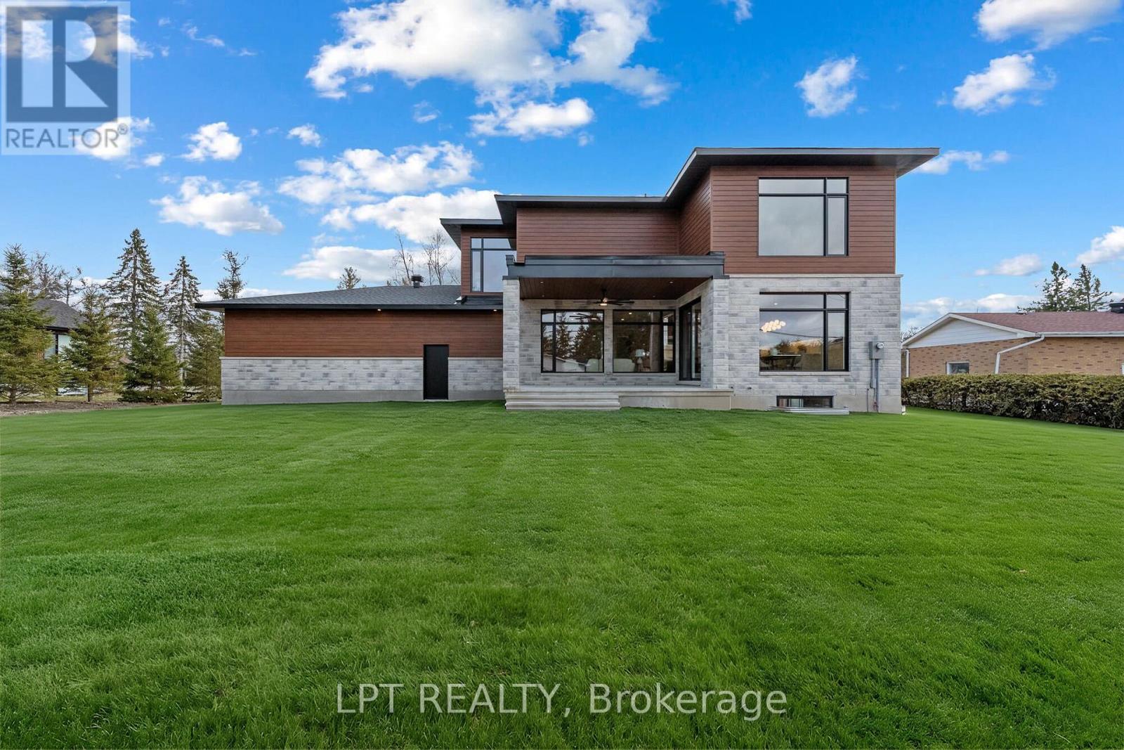 15 Briggs Avenue, Ottawa, Ontario  K2E 6W5 - Photo 43 - X12979786