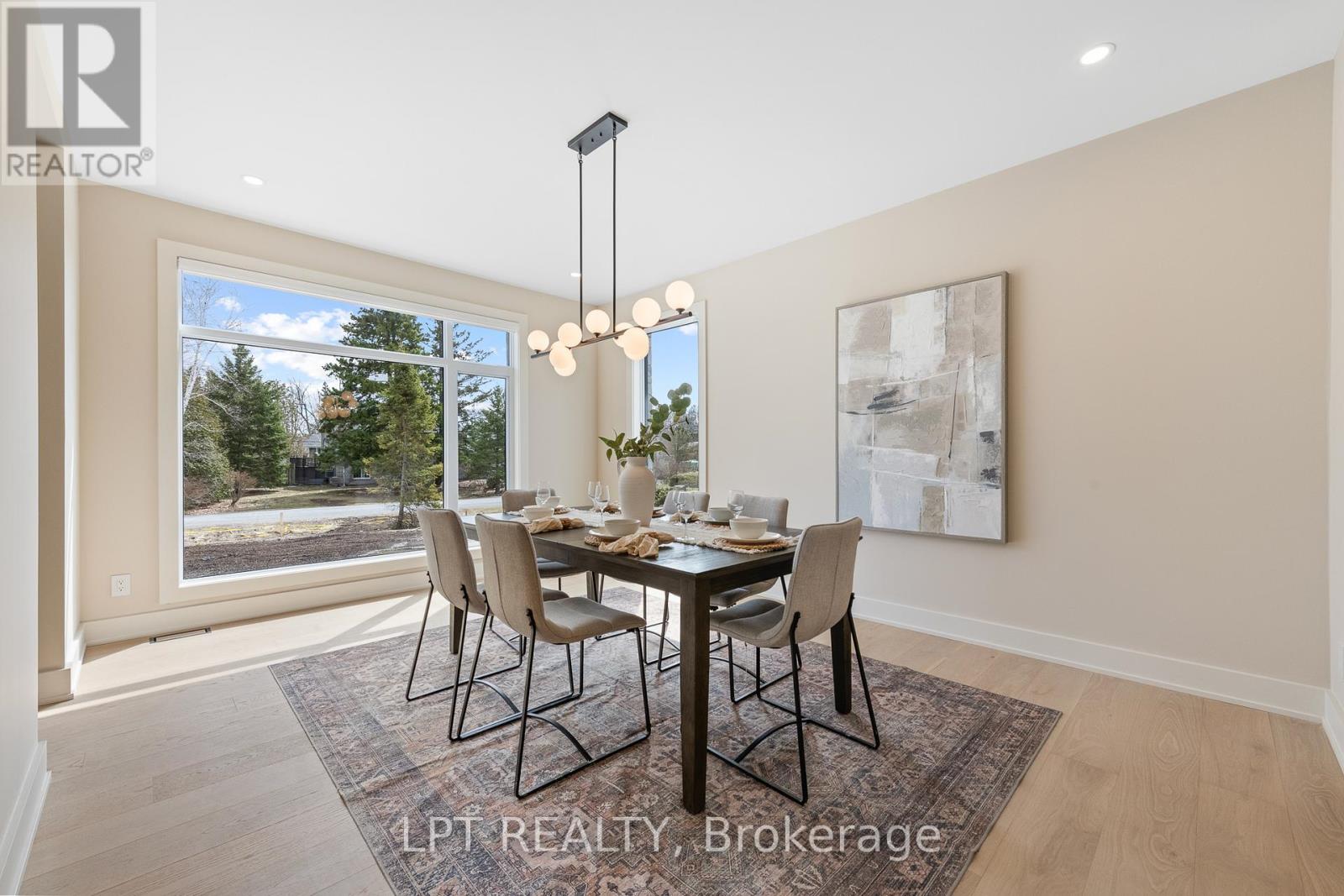 15 Briggs Avenue, Ottawa, Ontario  K2E 6W5 - Photo 6 - X12979786