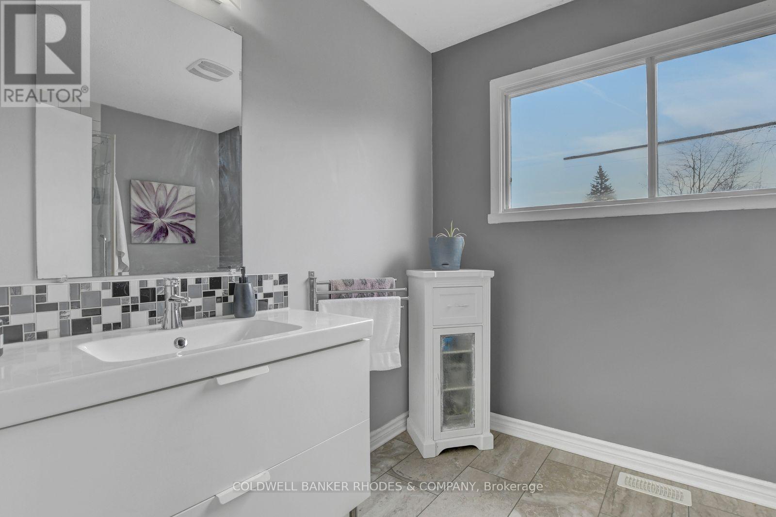 2424 Heaton Avenue, Ottawa, Ontario  K1G 1J2 - Photo 13 - X12979922