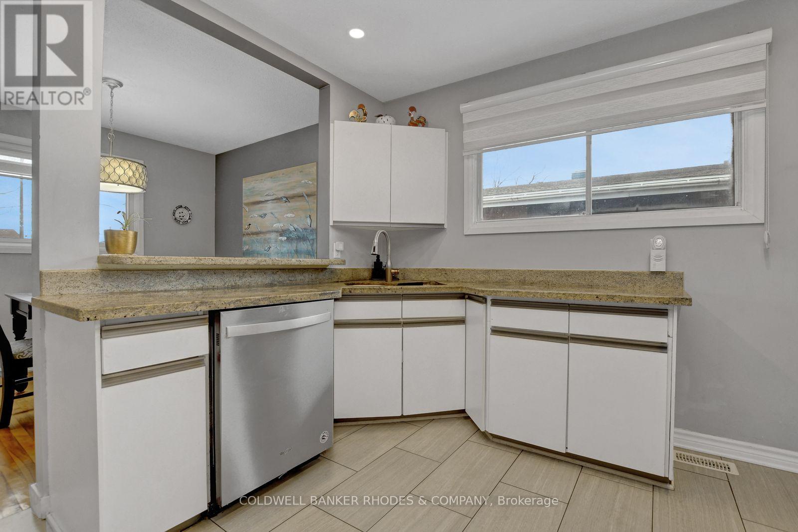 2424 Heaton Avenue, Ottawa, Ontario  K1G 1J2 - Photo 17 - X12979922