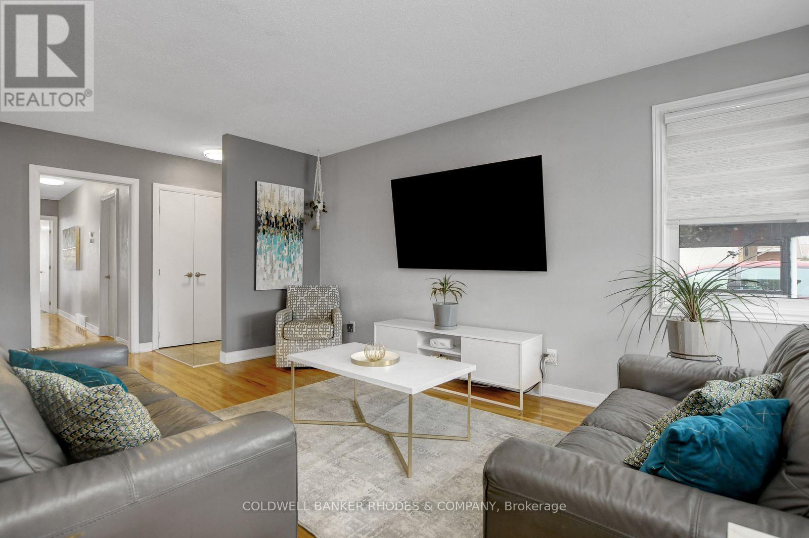 2424 Heaton Avenue, Ottawa, Ontario  K1G 1J2 - Photo 4 - X12979922