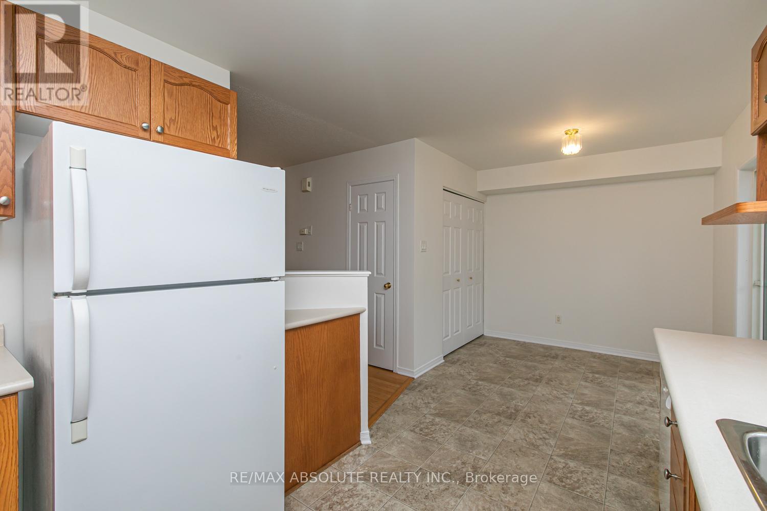 246 Gershwin Private, Ottawa, Ontario  K2H 1G5 - Photo 10 - X12980016