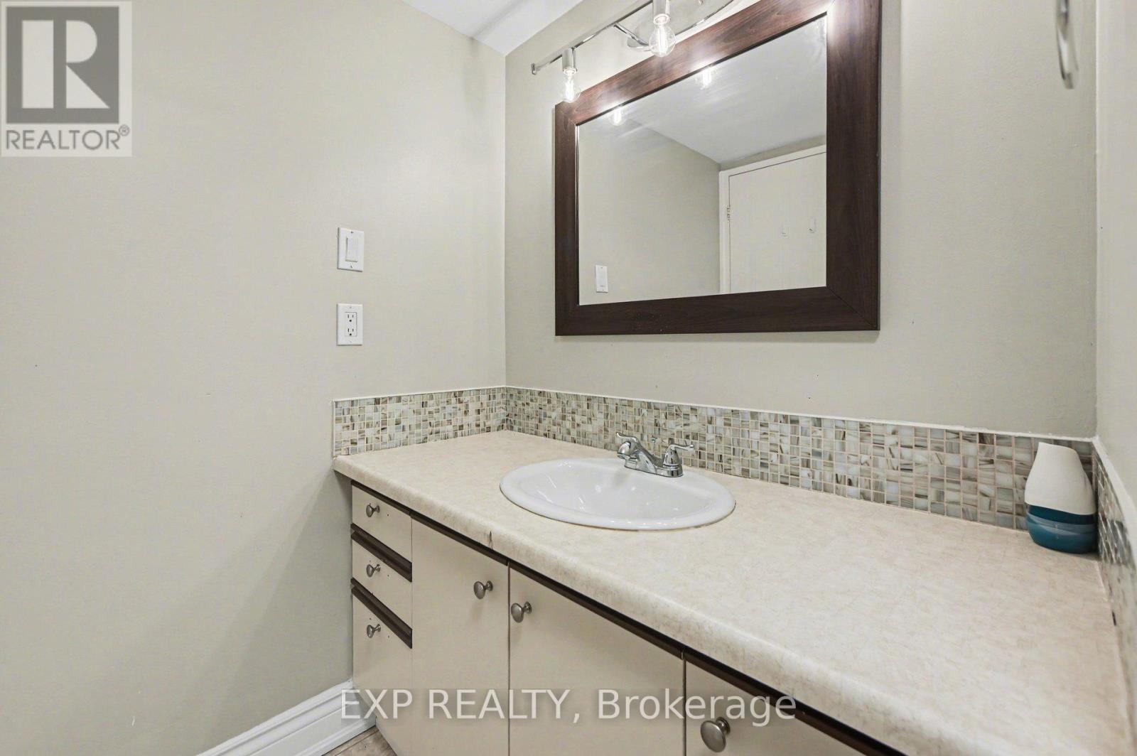 404 - 80 Sandcastle Drive, Ottawa, Ontario  K2H 9E7 - Photo 16 - X12980120