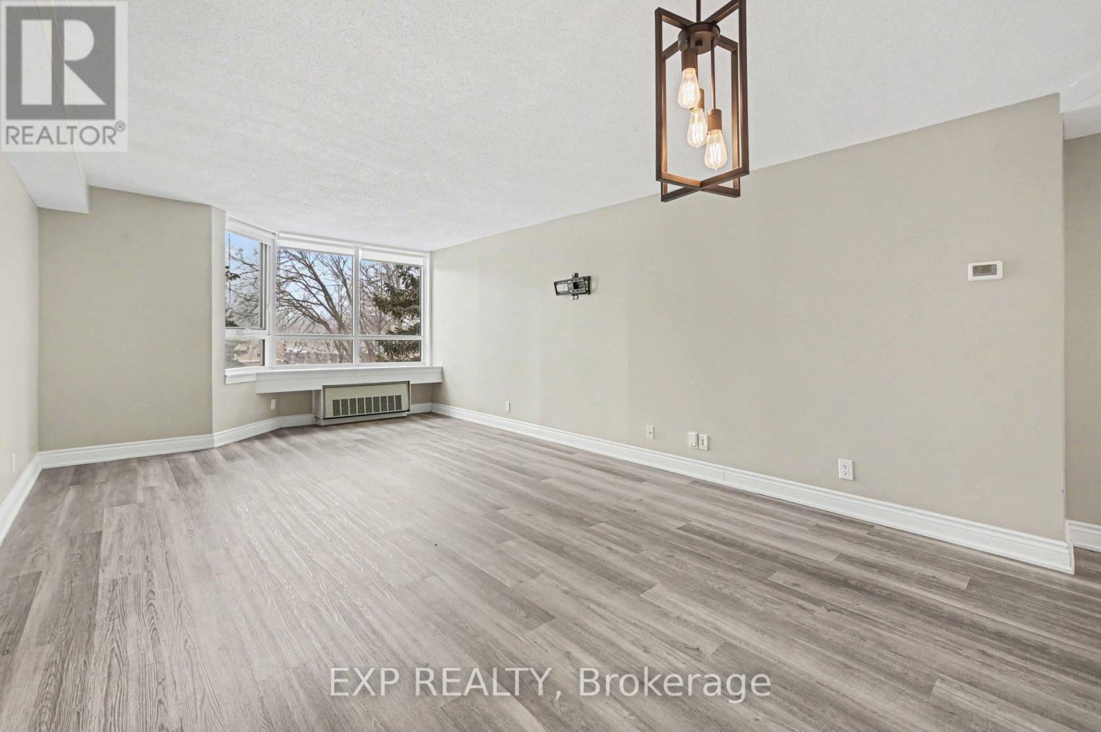 404 - 80 Sandcastle Drive, Ottawa, Ontario  K2H 9E7 - Photo 4 - X12980120