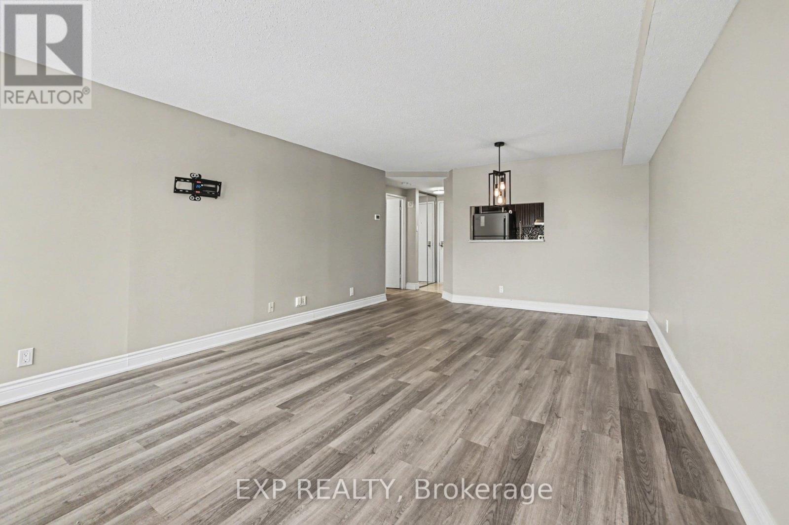 404 - 80 Sandcastle Drive, Ottawa, Ontario  K2H 9E7 - Photo 5 - X12980120