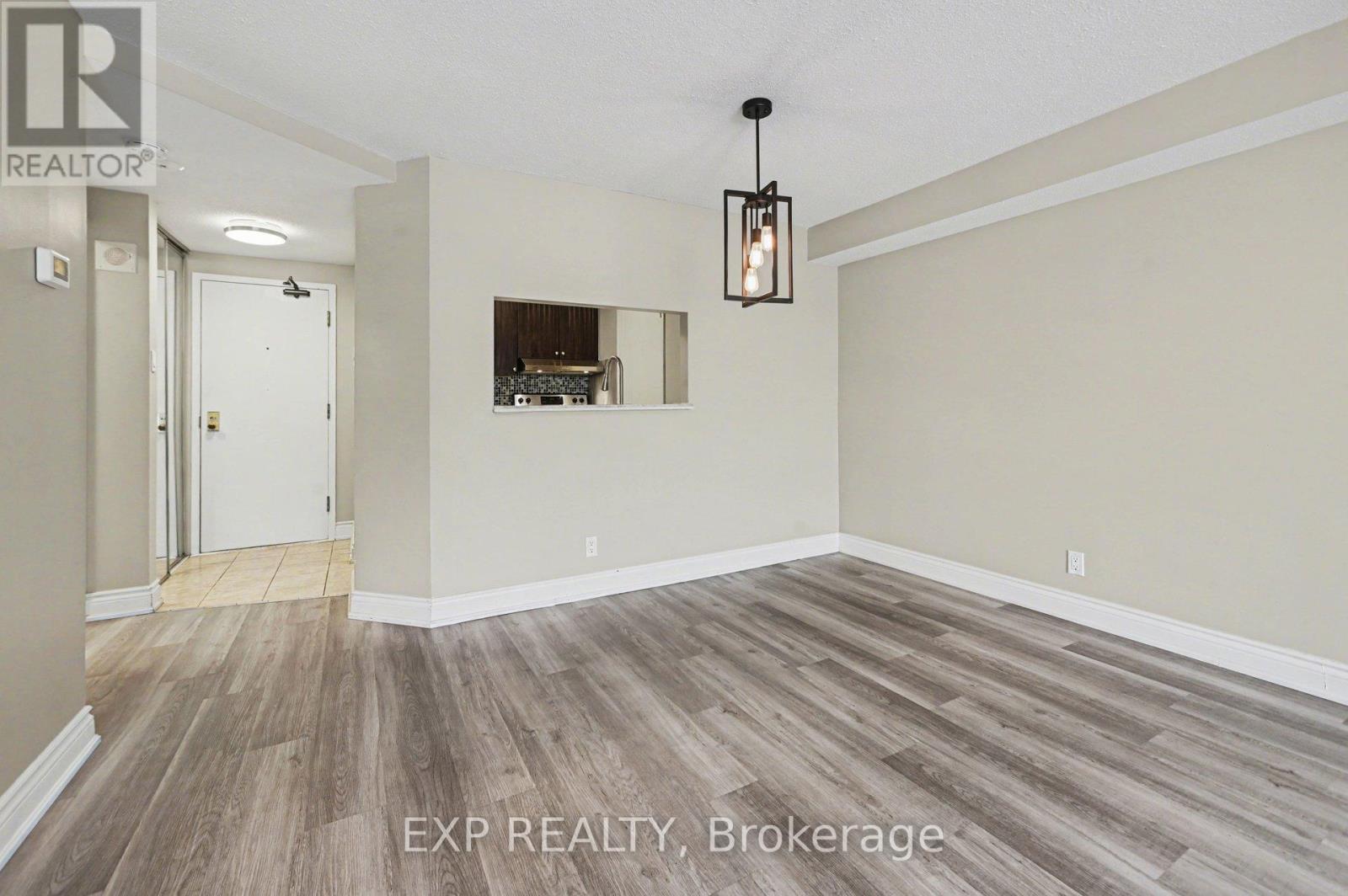 404 - 80 Sandcastle Drive, Ottawa, Ontario  K2H 9E7 - Photo 6 - X12980120