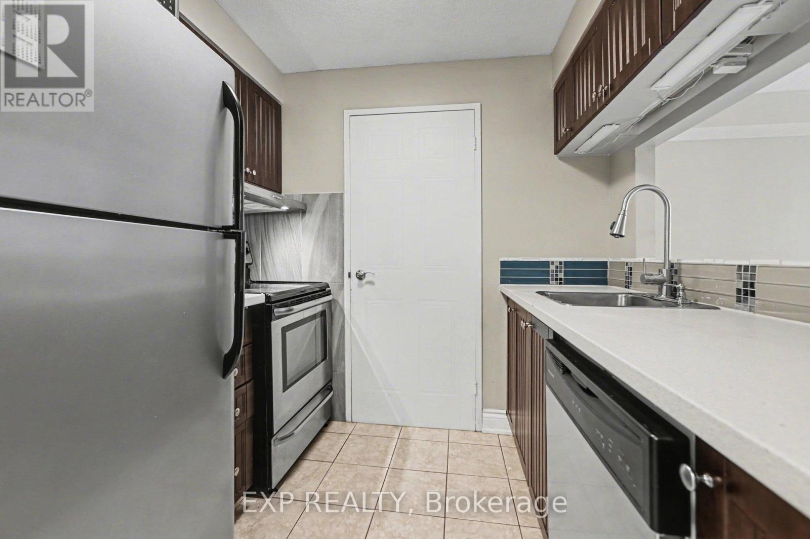 404 - 80 Sandcastle Drive, Ottawa, Ontario  K2H 9E7 - Photo 8 - X12980120