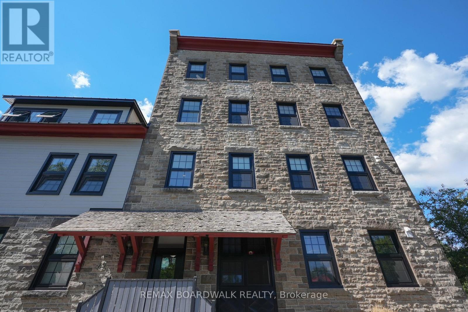 6 - 49 MILL STREET, Carleton Place, Ontario