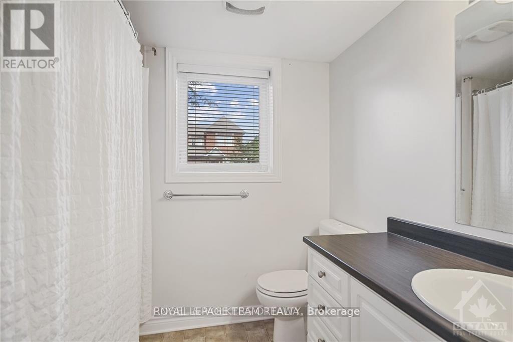 2 - 46 Barnstone Drive, Ottawa, Ontario  K2G 4R6 - Photo 14 - X12981528