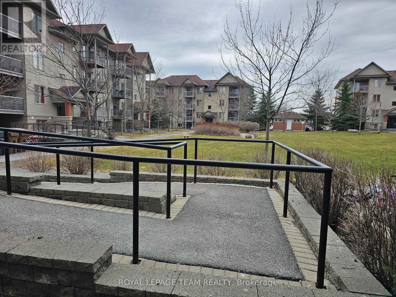 2 - 46 Barnstone Drive, Ottawa, Ontario  K2G 4R6 - Photo 20 - X12981528