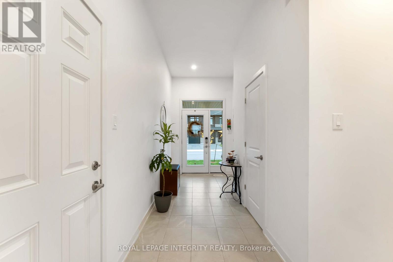 221 Finsbury Avenue, Ottawa, Ontario  K2S 2X9 - Photo 4 - X12981560