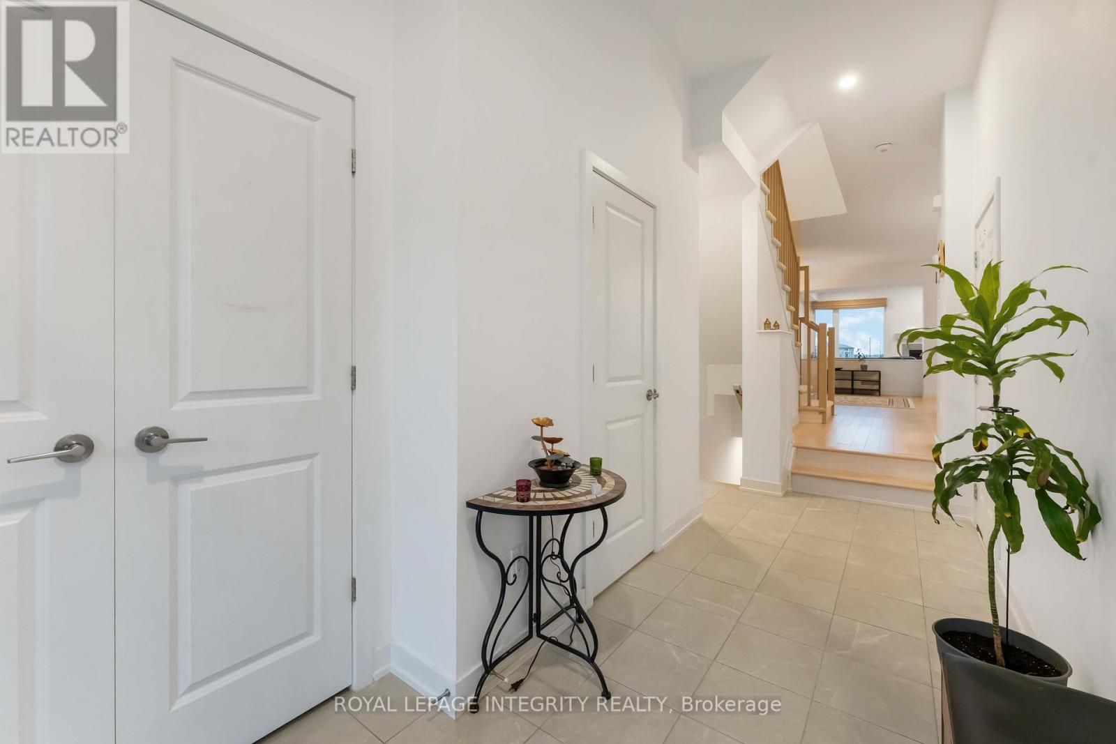 221 Finsbury Avenue, Ottawa, Ontario  K2S 2X9 - Photo 5 - X12981560
