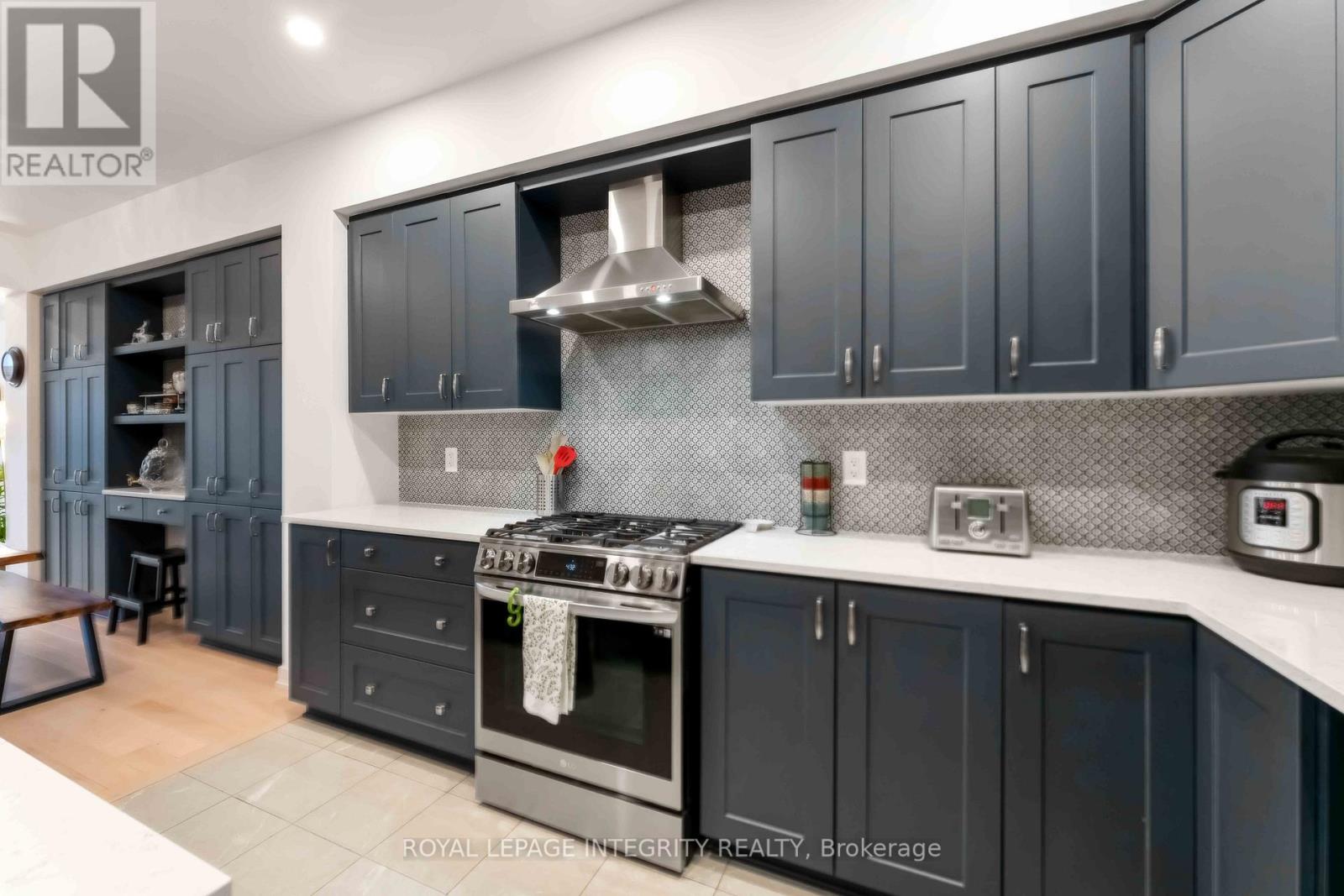 221 Finsbury Avenue, Ottawa, Ontario  K2S 2X9 - Photo 7 - X12981560