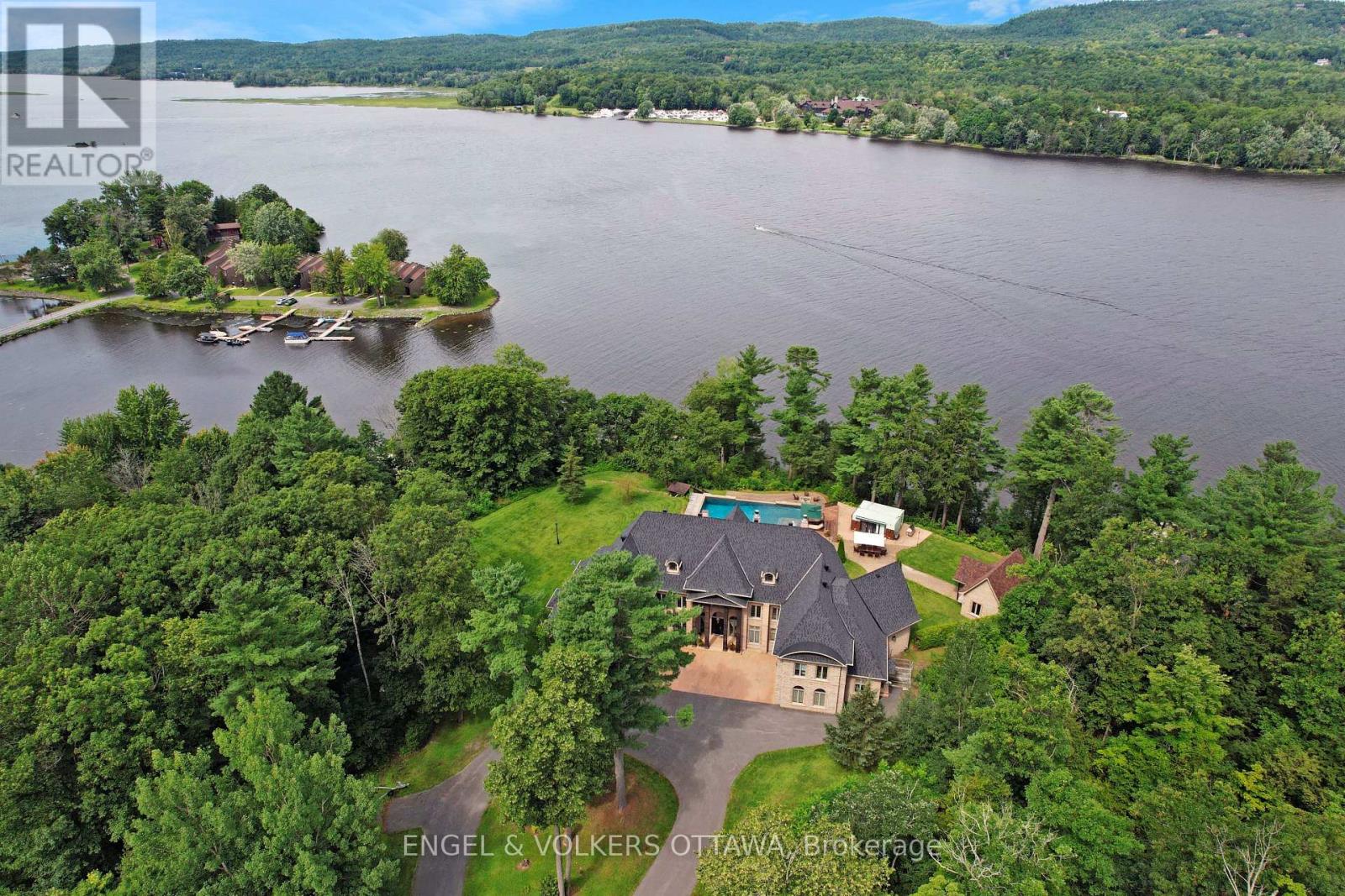 2892 Presquile Road, Alfred And Plantagenet, Ontario  K0B 1J0 - Photo 2 - X12982242