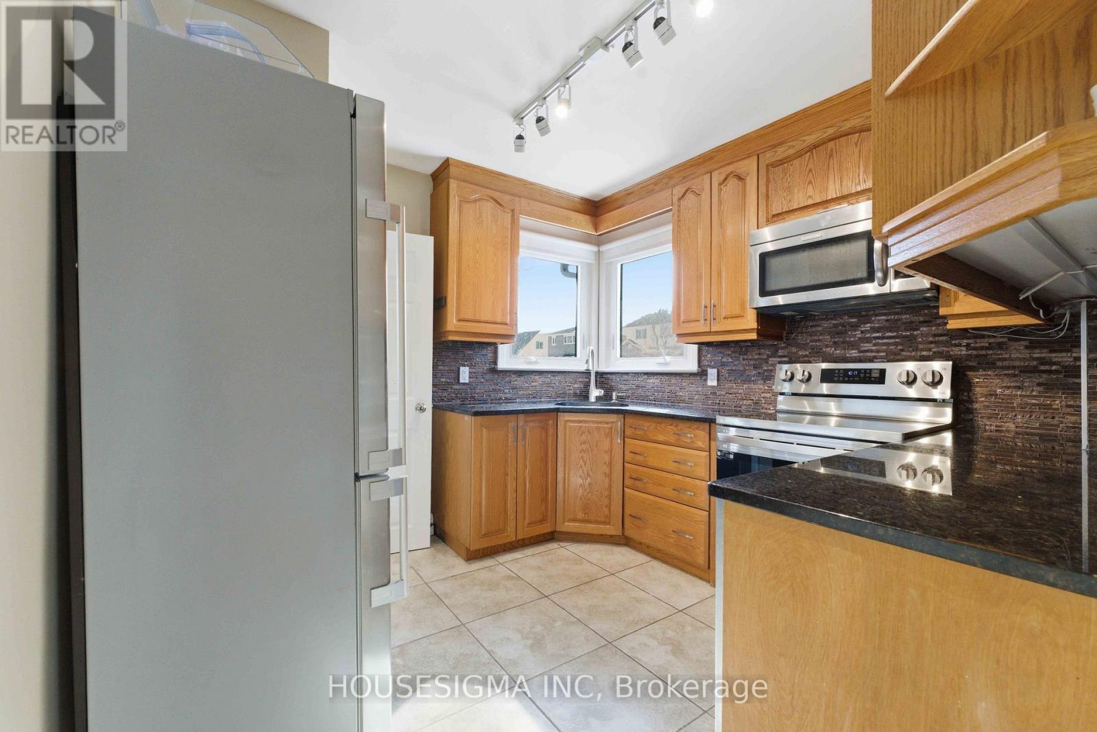 1047 Richard Avenue, Ottawa, Ontario  K1H 8C3 - Photo 12 - X12982854