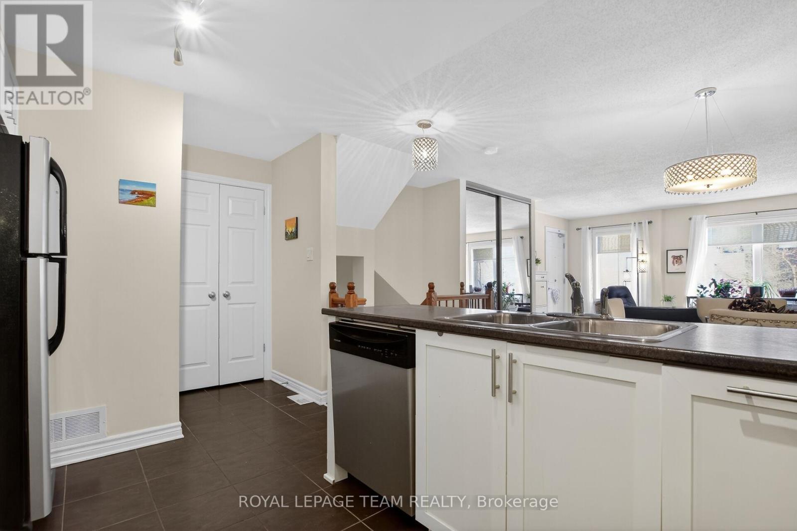 130a Lindenshade Drive, Ottawa, Ontario  K2J 5R5 - Photo 12 - X12983884
