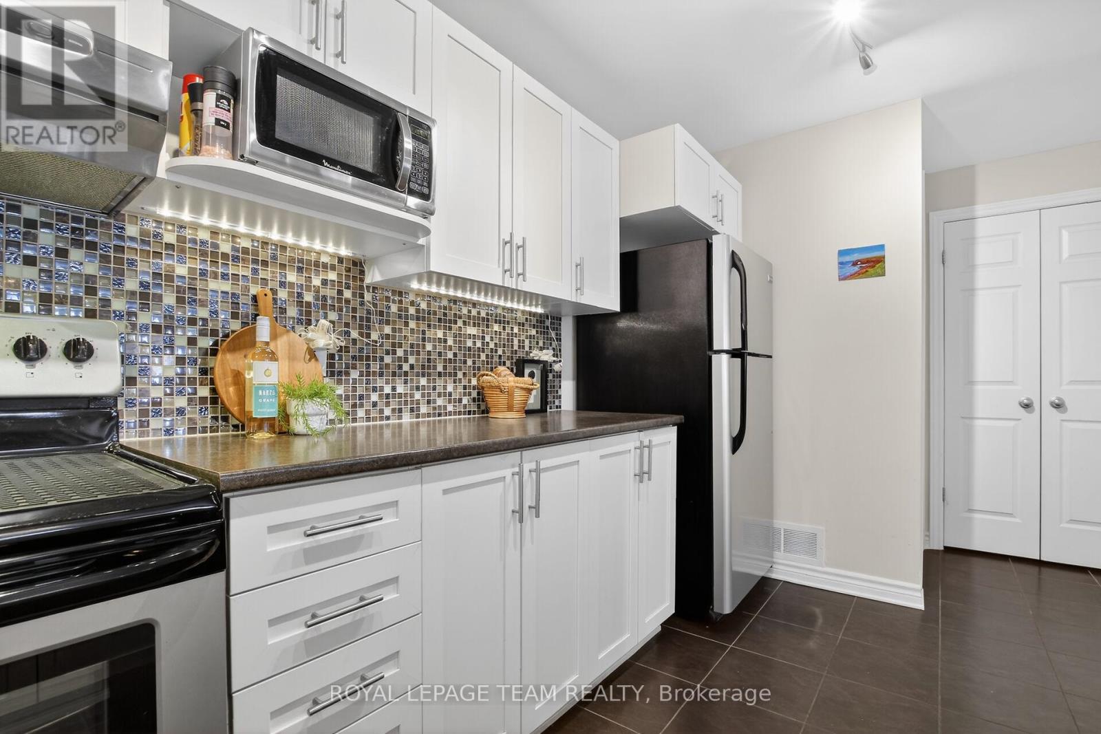130a Lindenshade Drive, Ottawa, Ontario  K2J 5R5 - Photo 13 - X12983884