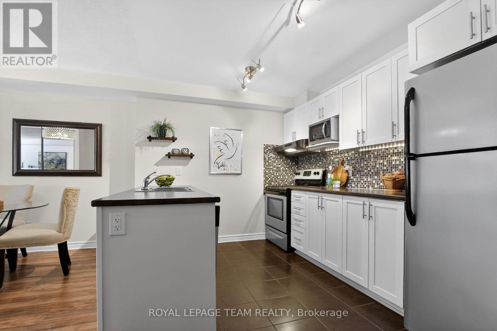 130a Lindenshade Drive, Ottawa, Ontario  K2J 5R5 - Photo 14 - X12983884