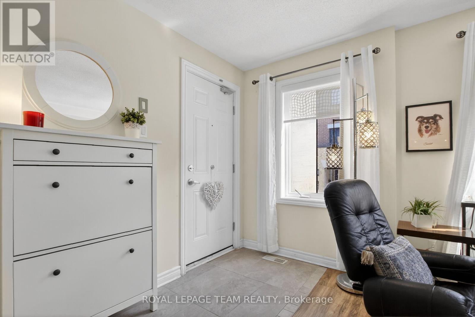130a Lindenshade Drive, Ottawa, Ontario  K2J 5R5 - Photo 3 - X12983884