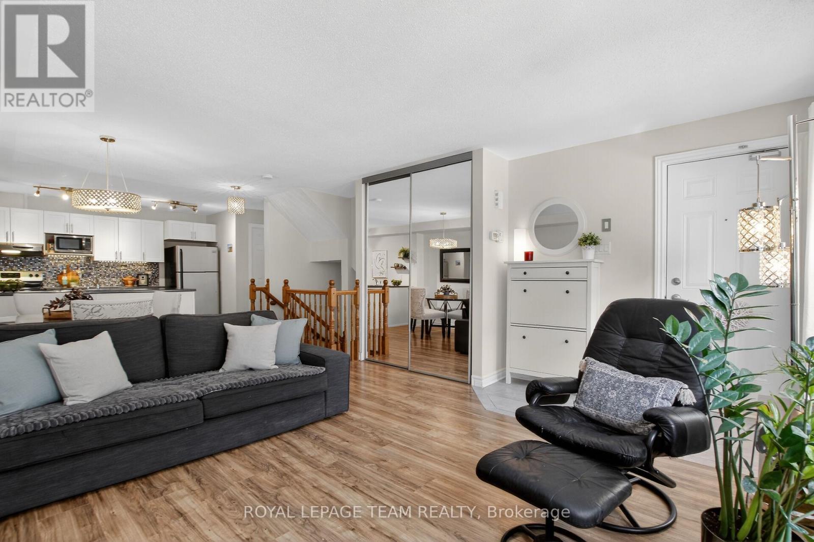 130a Lindenshade Drive, Ottawa, Ontario  K2J 5R5 - Photo 7 - X12983884