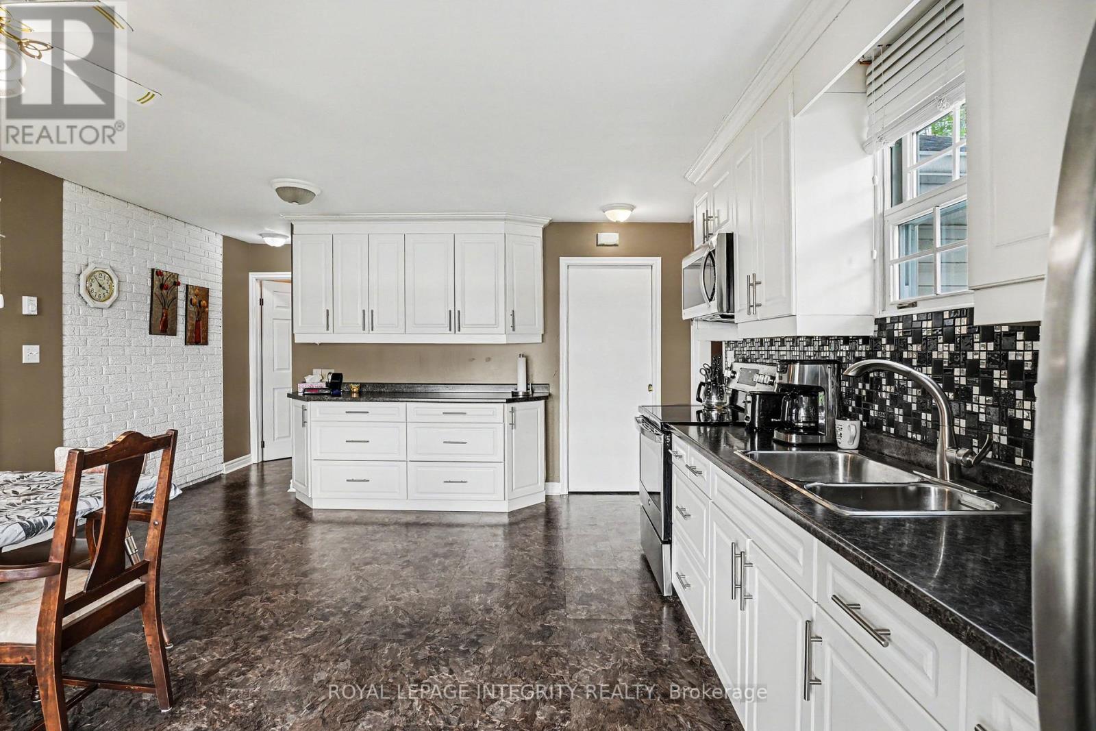 88 R12 Road, Rideau Lakes, Ontario  K0G 1L0 - Photo 17 - X12985084