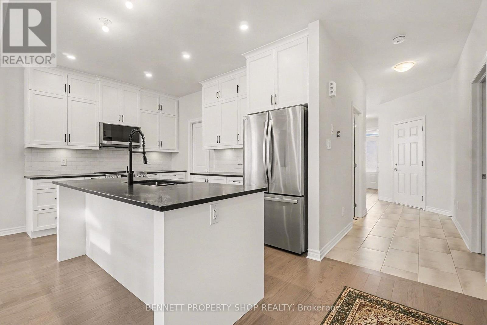 621 Enclave Lane, Clarence-Rockland, Ontario  K4K 0M8 - Photo 5 - X12985192