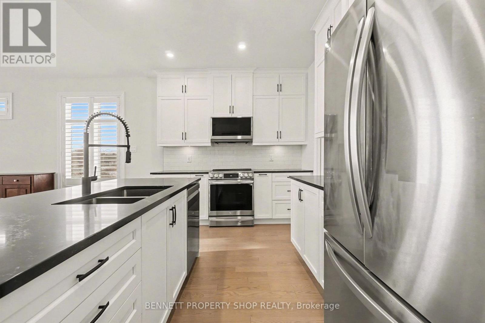 621 Enclave Lane, Clarence-Rockland, Ontario  K4K 0M8 - Photo 8 - X12985192