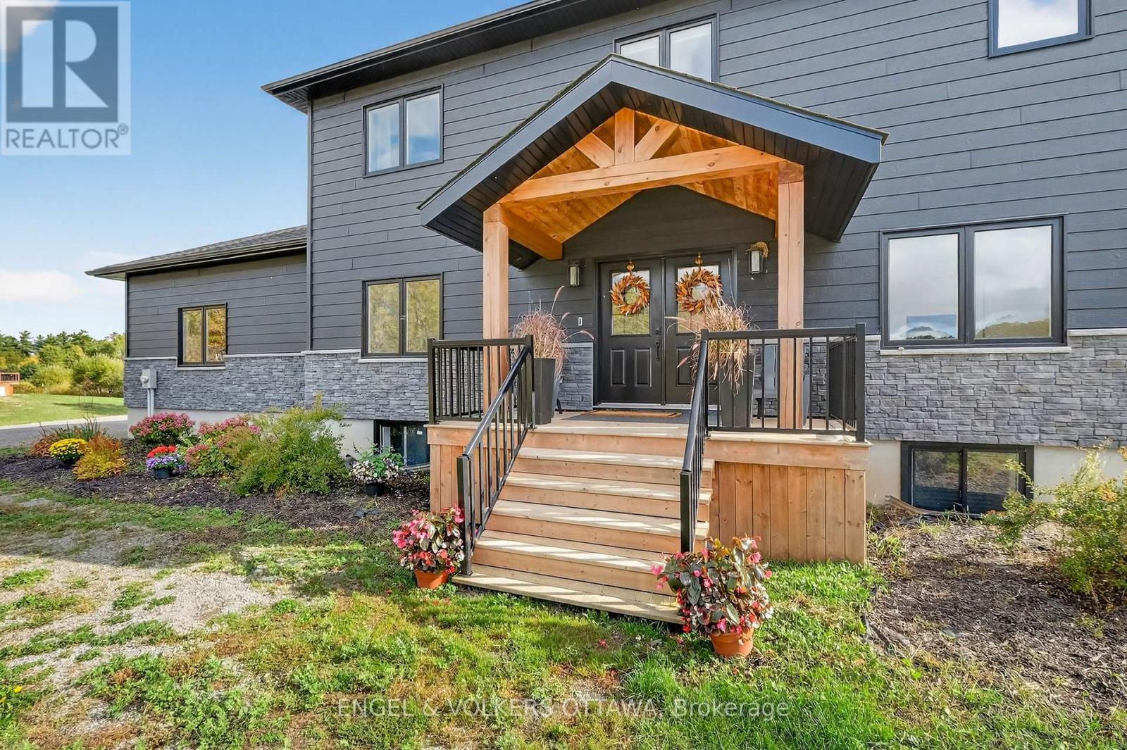 57 Paul A. Bertrand Drive, Mcnab/braeside, Ontario  K7S 3G8 - Photo 4 - X12987066