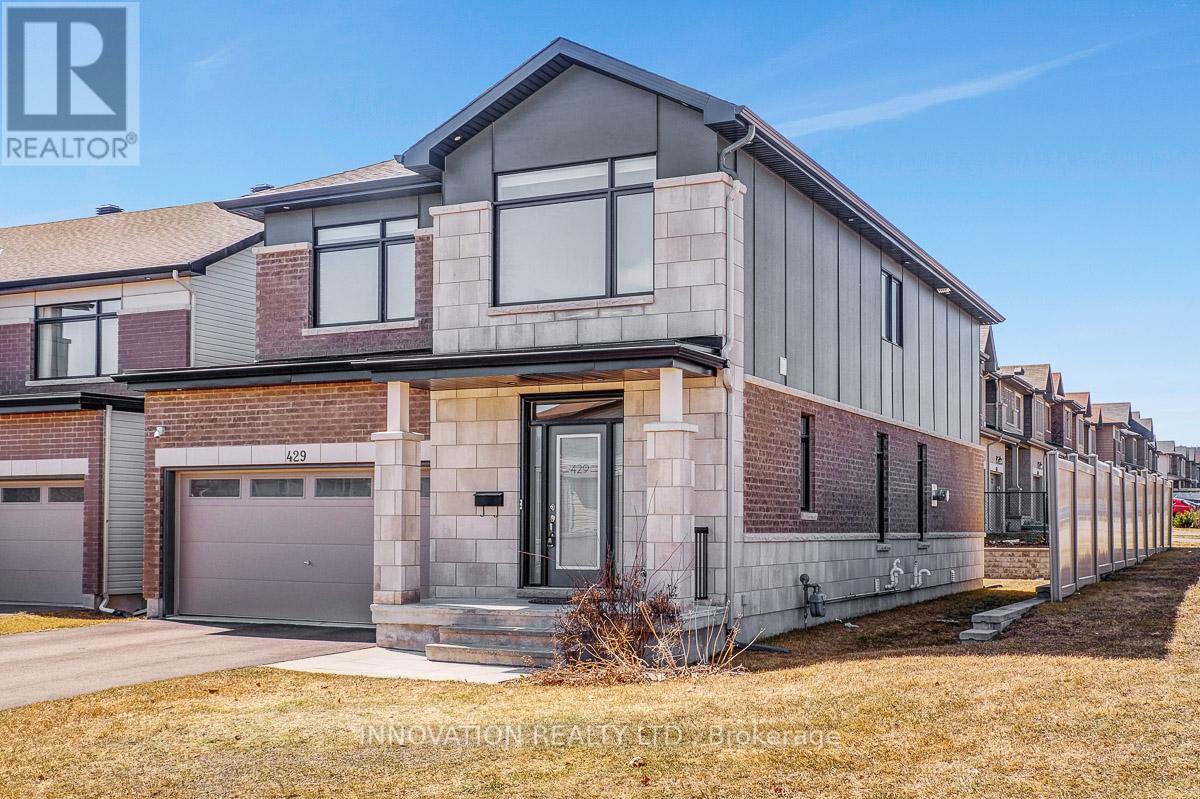 429 Fernside Street, Ottawa, Ontario  K2T 0L2 - Photo 2 - X12987996