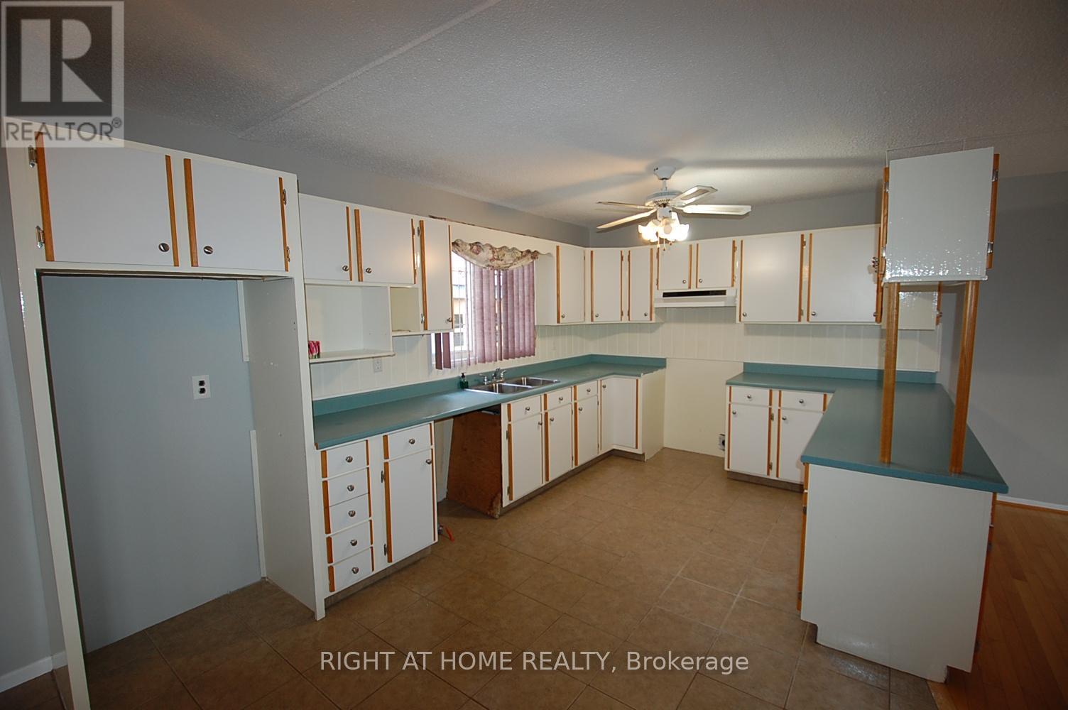 312 Ramage Road, Clarence-Rockland, Ontario  K4K 1K7 - Photo 4 - X12988184