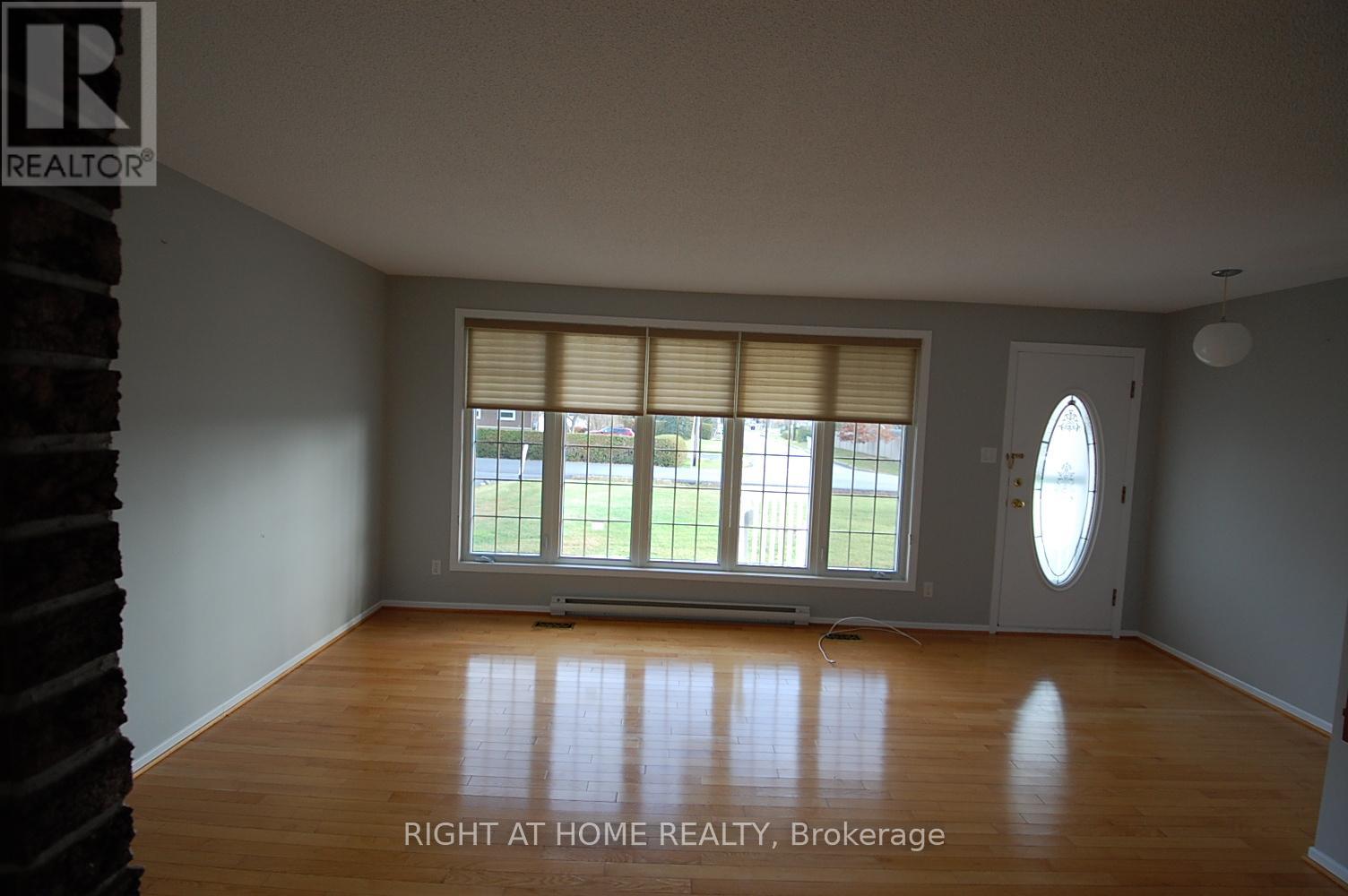 312 Ramage Road, Clarence-Rockland, Ontario  K4K 1K7 - Photo 6 - X12988184