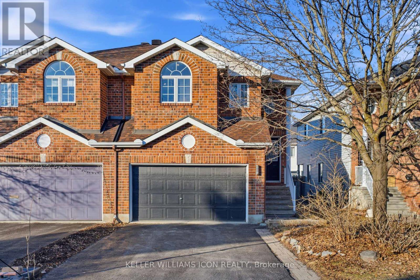 125 CASTLE GLEN CRESCENT, Ottawa, Ontario