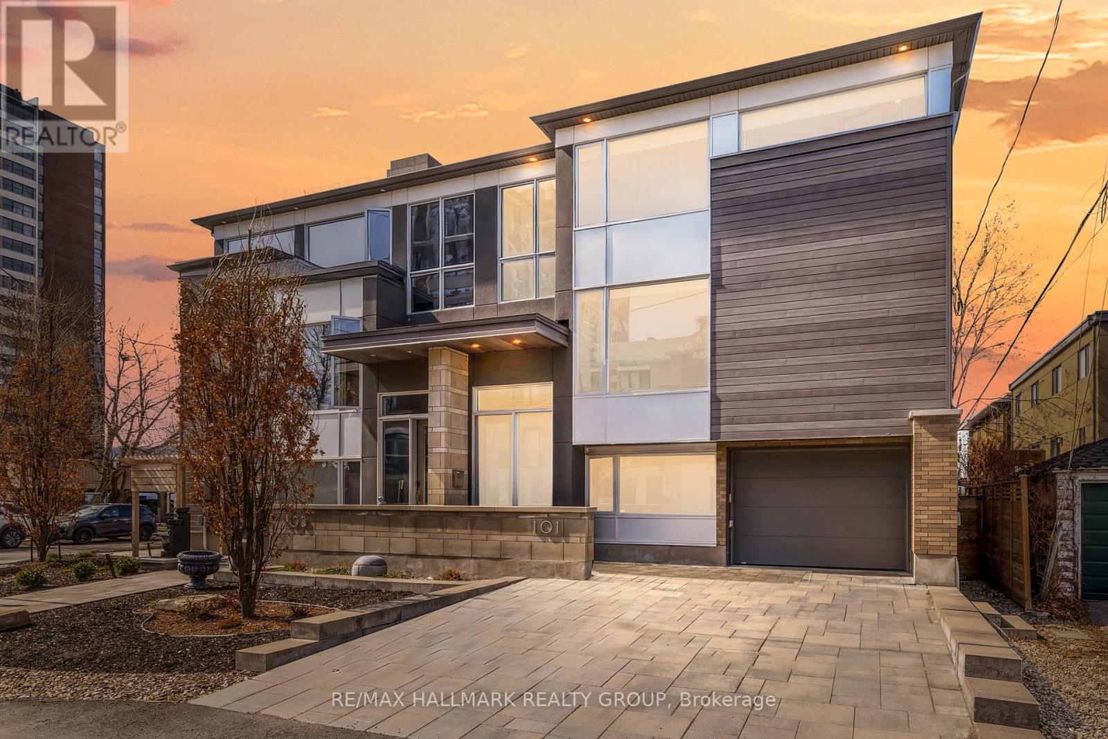 101 TAY STREET, Ottawa, Ontario