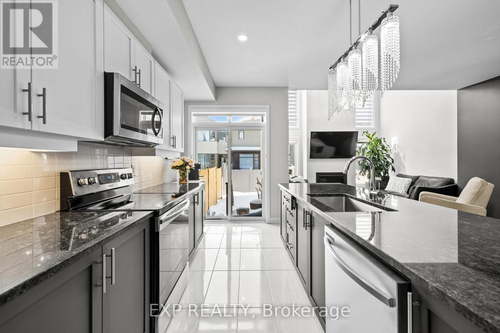 335 Wabasso Lane, Ottawa, Ontario  K1T 0T2 - Photo 7 - X12991520