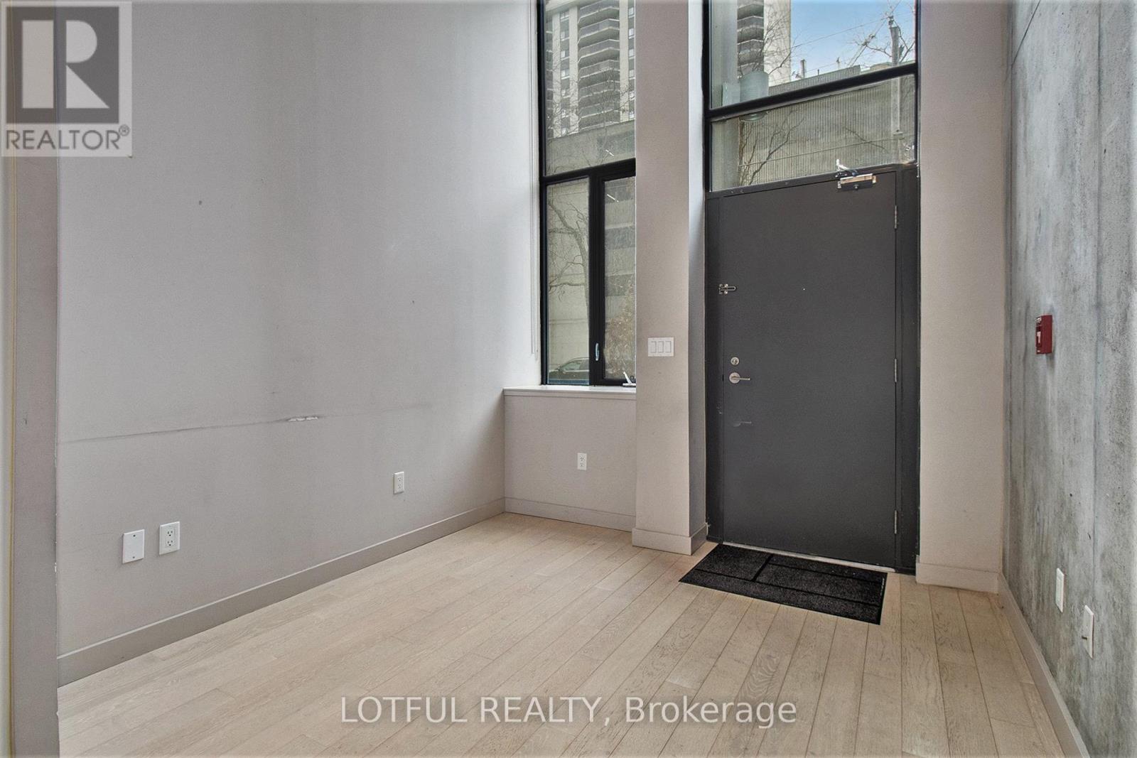 334 Gloucester Street, Ottawa, Ontario  K1R 0C1 - Photo 2 - X12992738